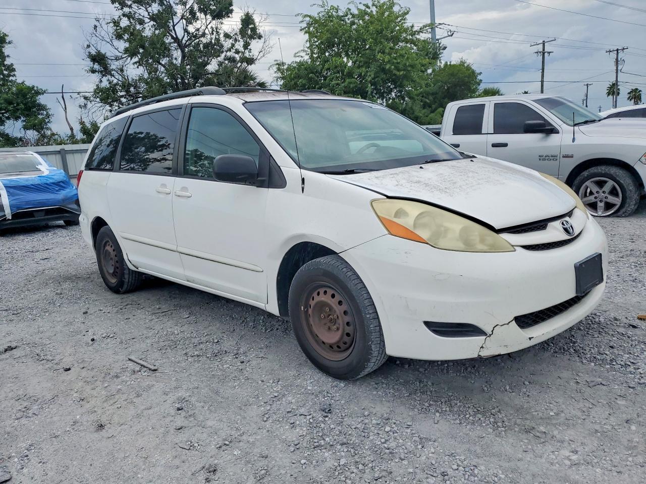 2006 Toyota Sienna Le 7 Passenger White vin: 5TDZA23C76S415067