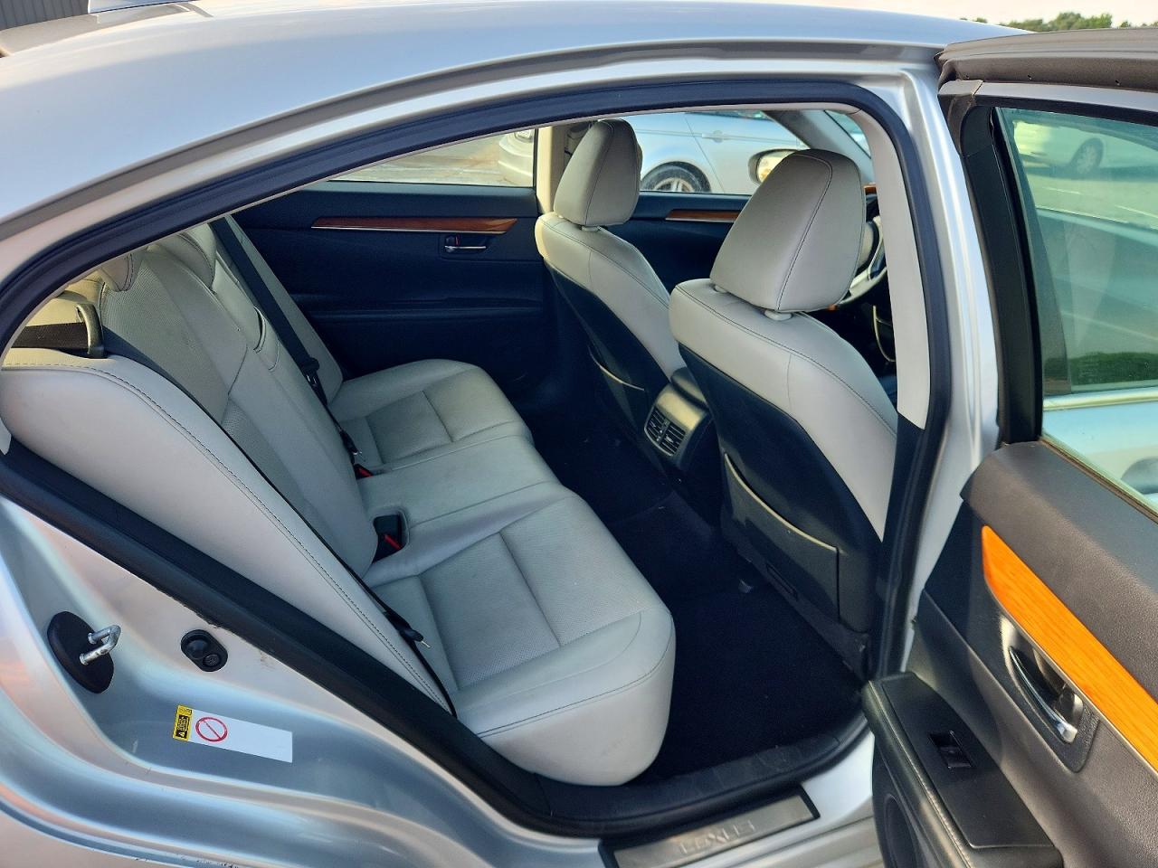 2014 Lexus Es 300h Silver vin: JTHBW1GG0E2044915