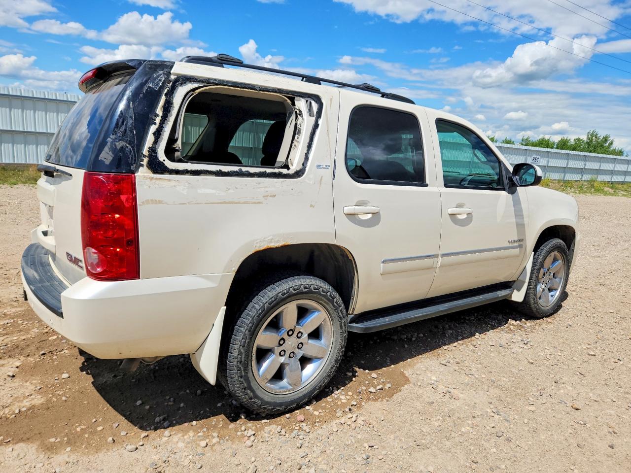 2012 Gmc Yukon Slt White vin: 1GKS2CE02CR301659