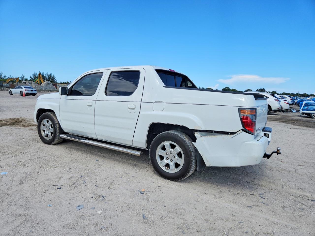 2008 Honda Ridgeline Rtl White vin: 2HJYK16518H538991