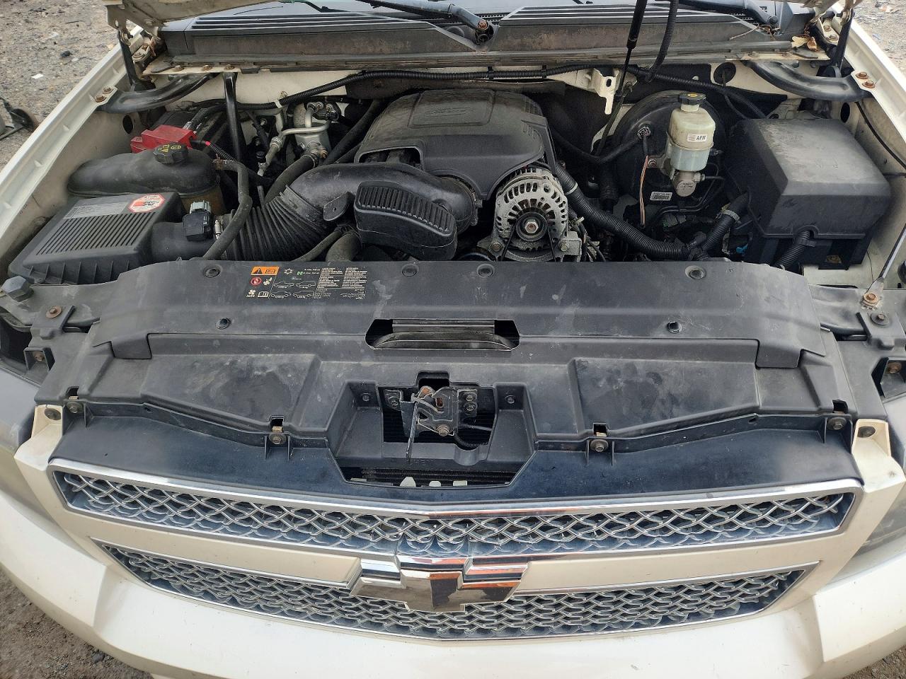 2011 Chevrolet Avalanche Ltz White vin: 3GNTKGE34BG318714