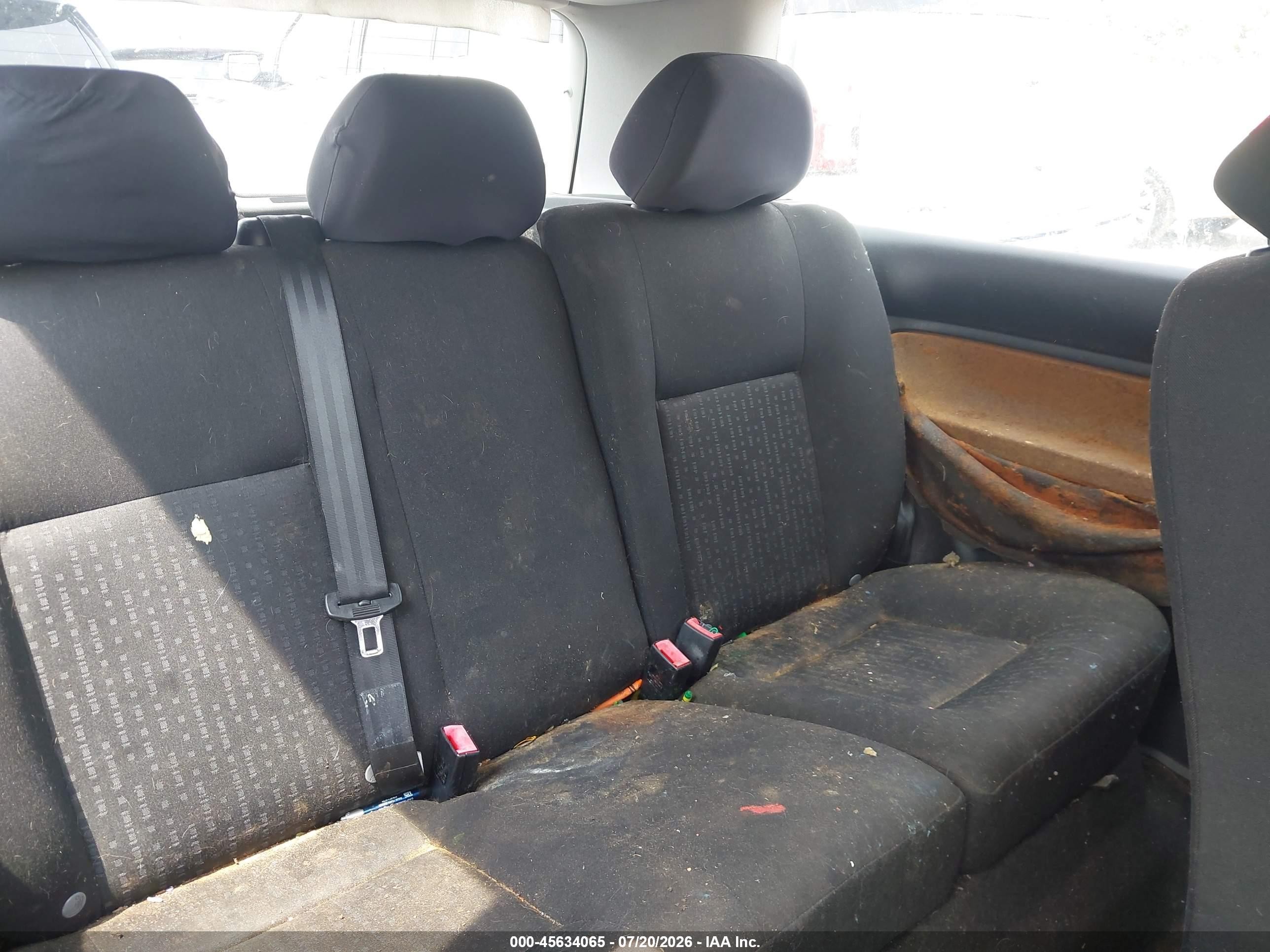 2003 Volkswagen Golf   Gold vin: 9BWBK61J234058983