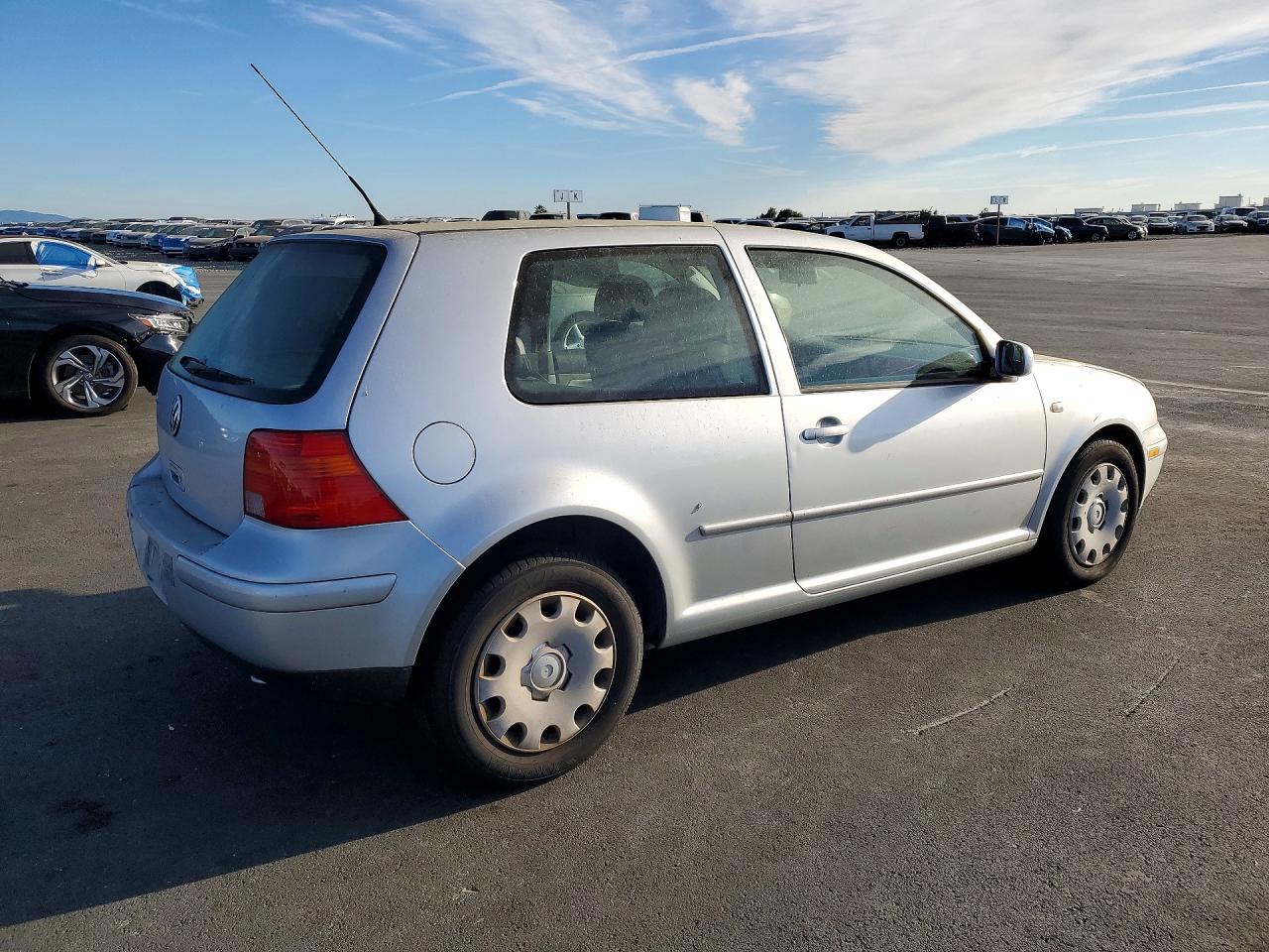 2004 Volkswagen Golf Серебряный vin: 9BWBL61J544041545