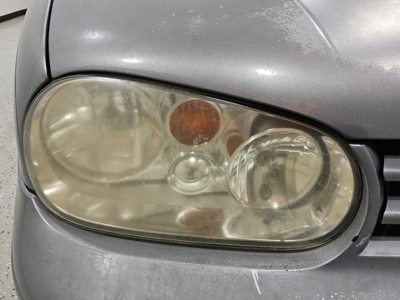 2004 Volkswagen Gti Silver vin: 9BWDE61J444015683 Damage: Right Head Lamp, Faded, Repair Required