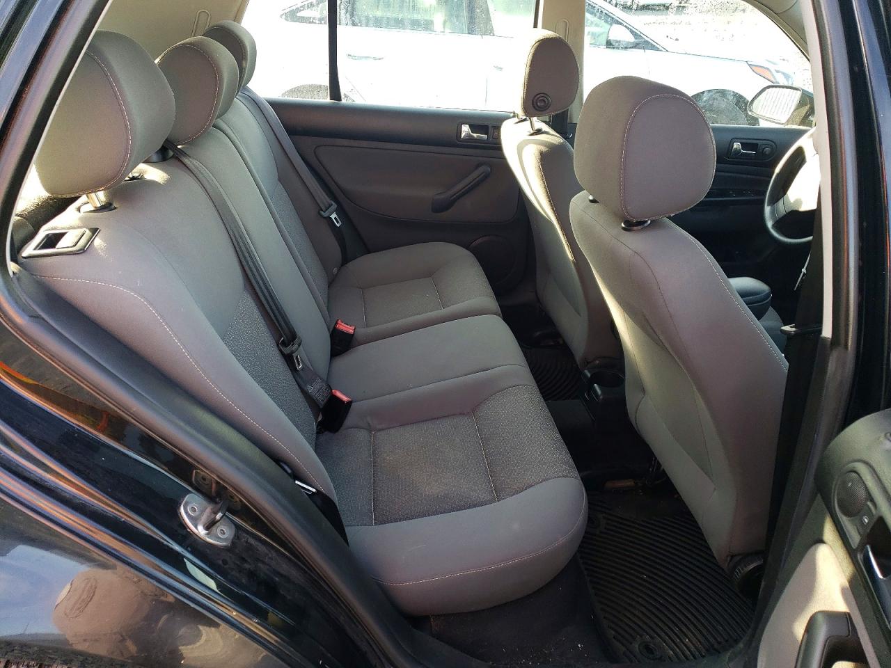 2010 Volkswagen City Golf Black vin: 9BWEL4BE2A4000241