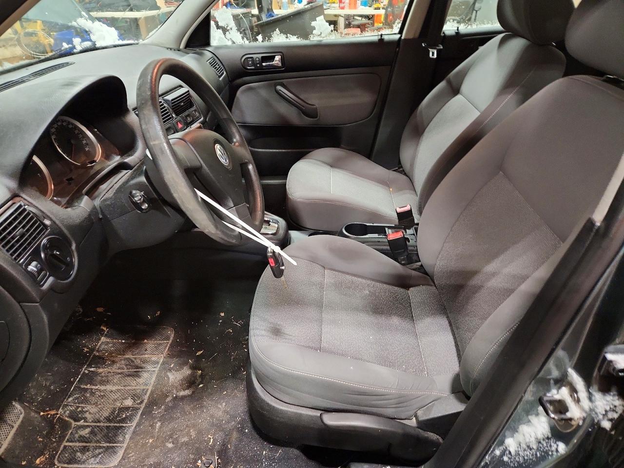 2010 Volkswagen City Golf Teal vin: 9BWEL4BE2A4001809