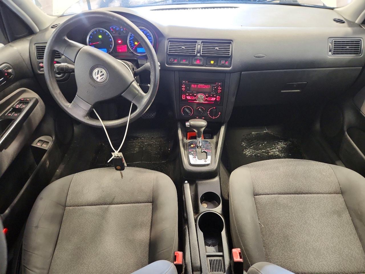 2010 Volkswagen City Golf White vin: 9BWEL4BE6A4003837