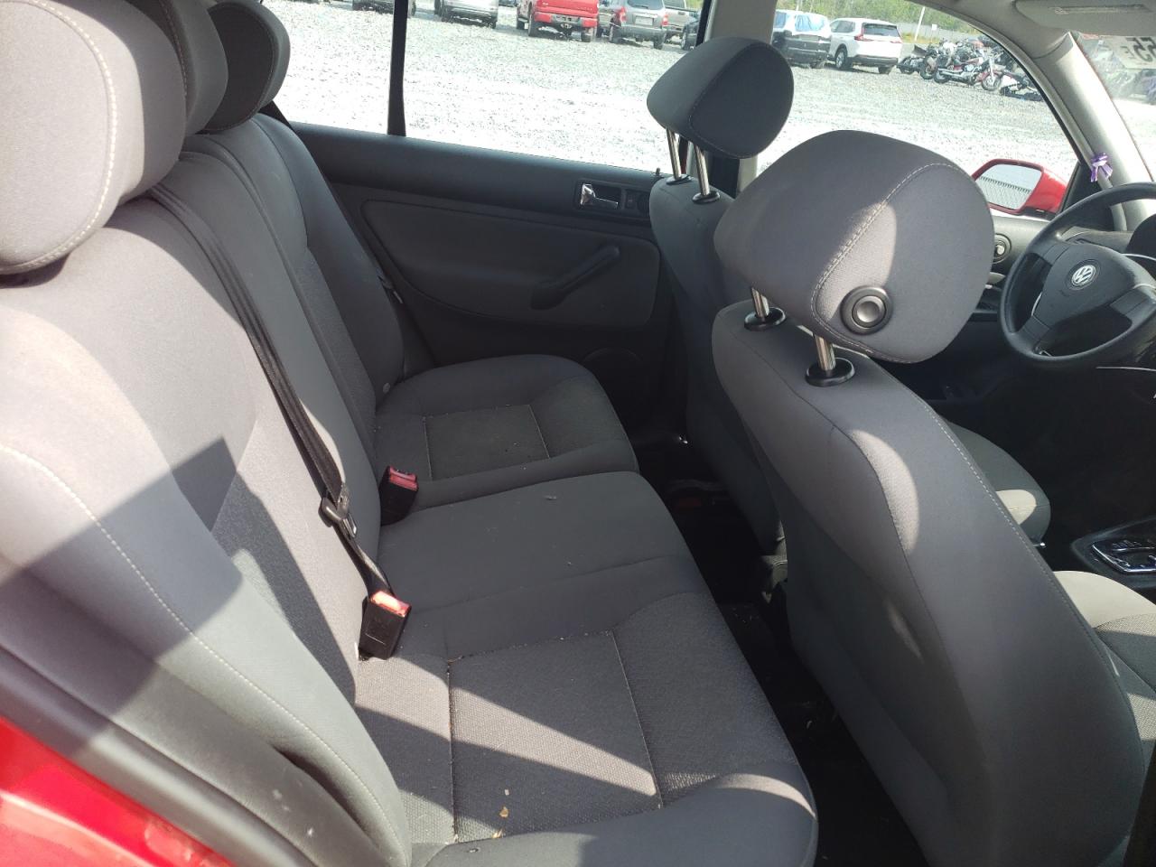 2010 Volkswagen City Golf    Красный vin: 9BWEL4BE7A4000090