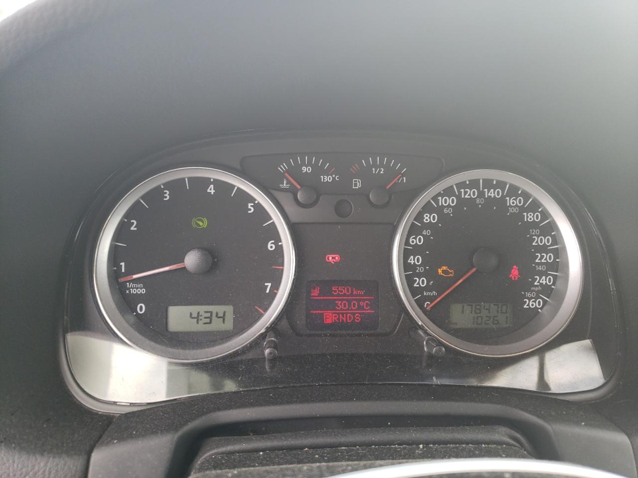 2010 Volkswagen City Golf    Красный vin: 9BWEL4BE7A4000090