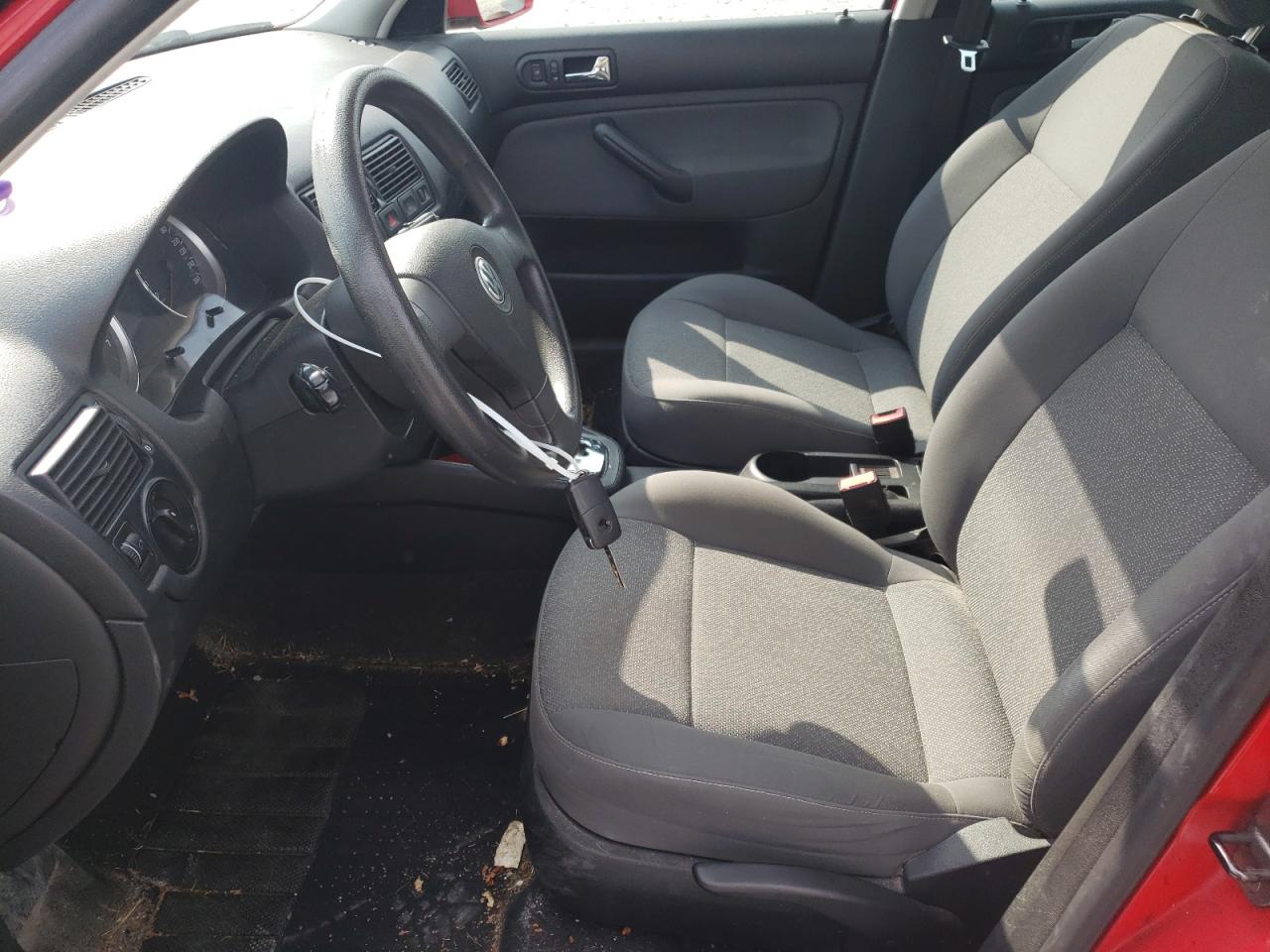 2010 Volkswagen City Golf    Красный vin: 9BWEL4BE7A4000090