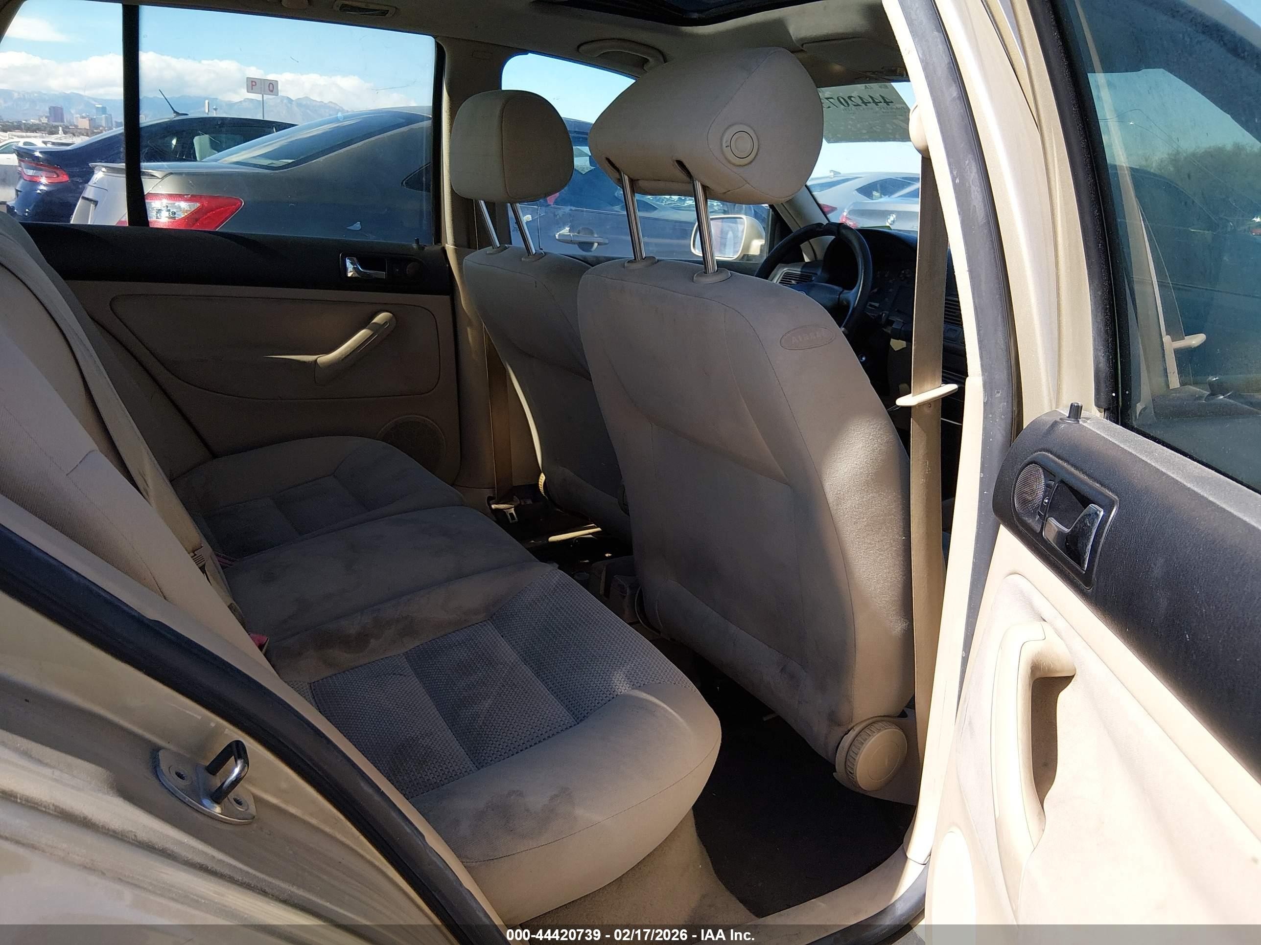 2003 Volkswagen Golf Gls 2.0l Золотой vin: 9BWGK61J734057852