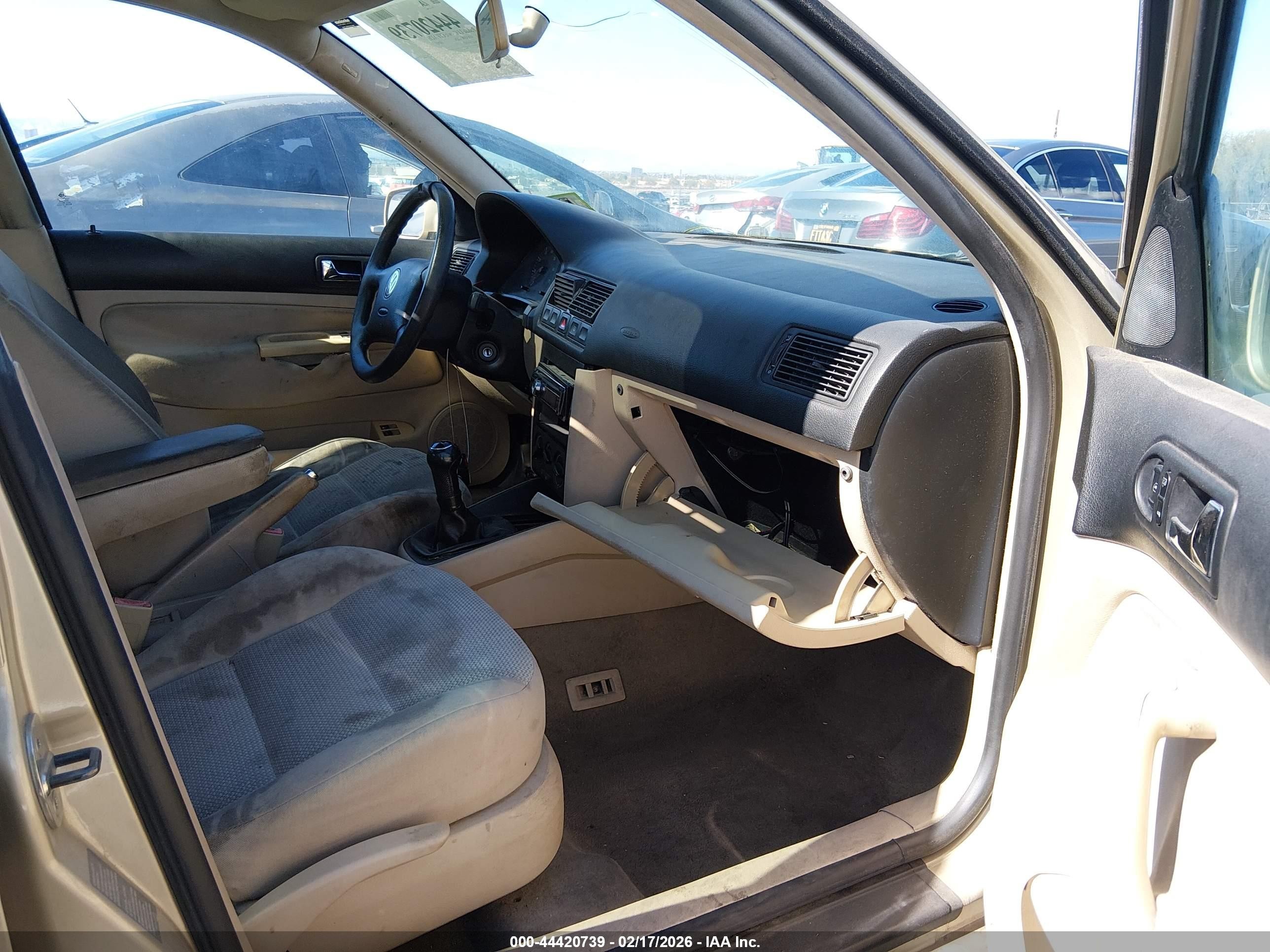 2003 Volkswagen Golf Gls 2.0l Золотой vin: 9BWGK61J734057852