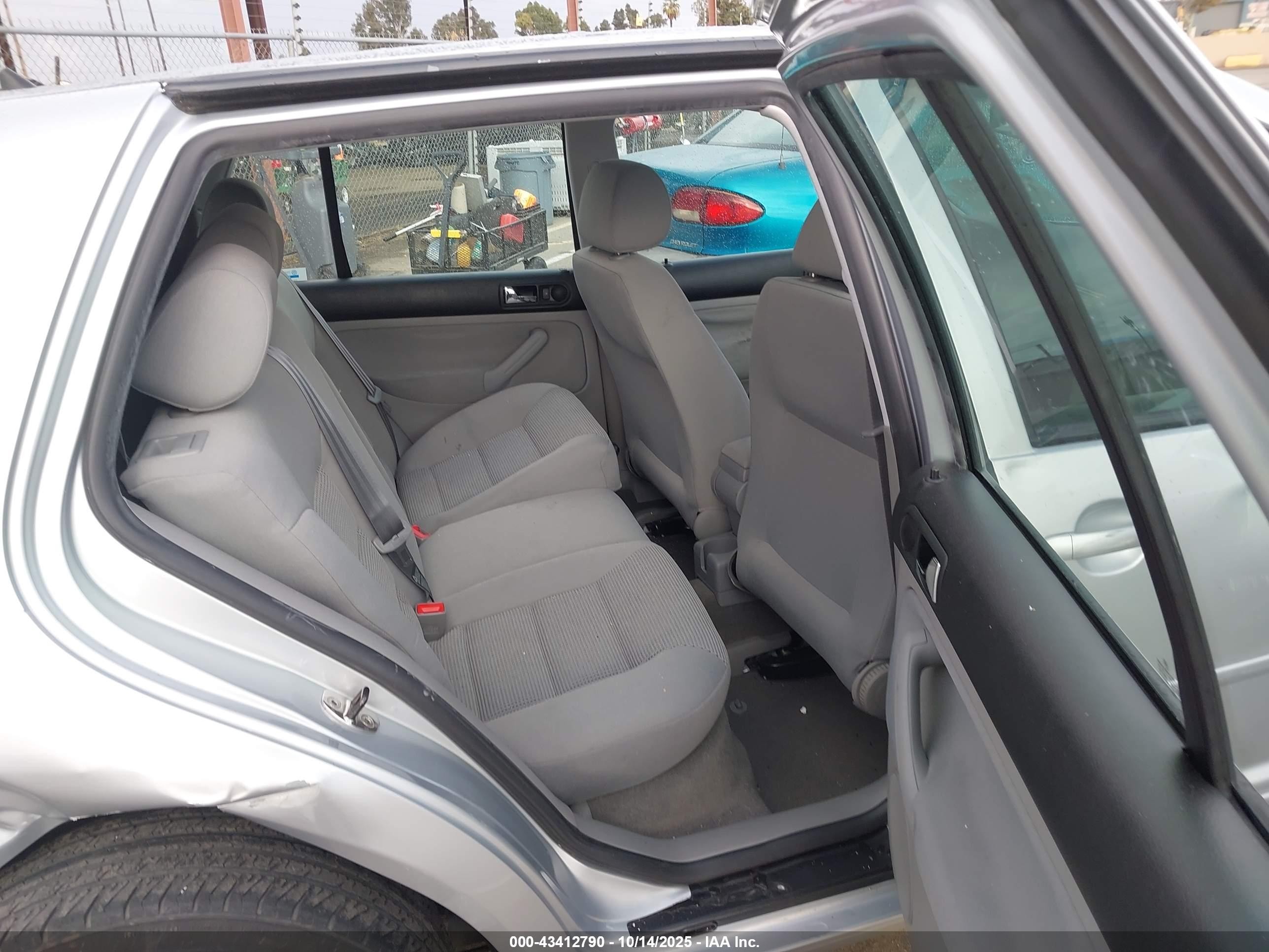 2004 Volkswagen Golf Gls 2.0l Silver vin: 9BWGL61J944031901