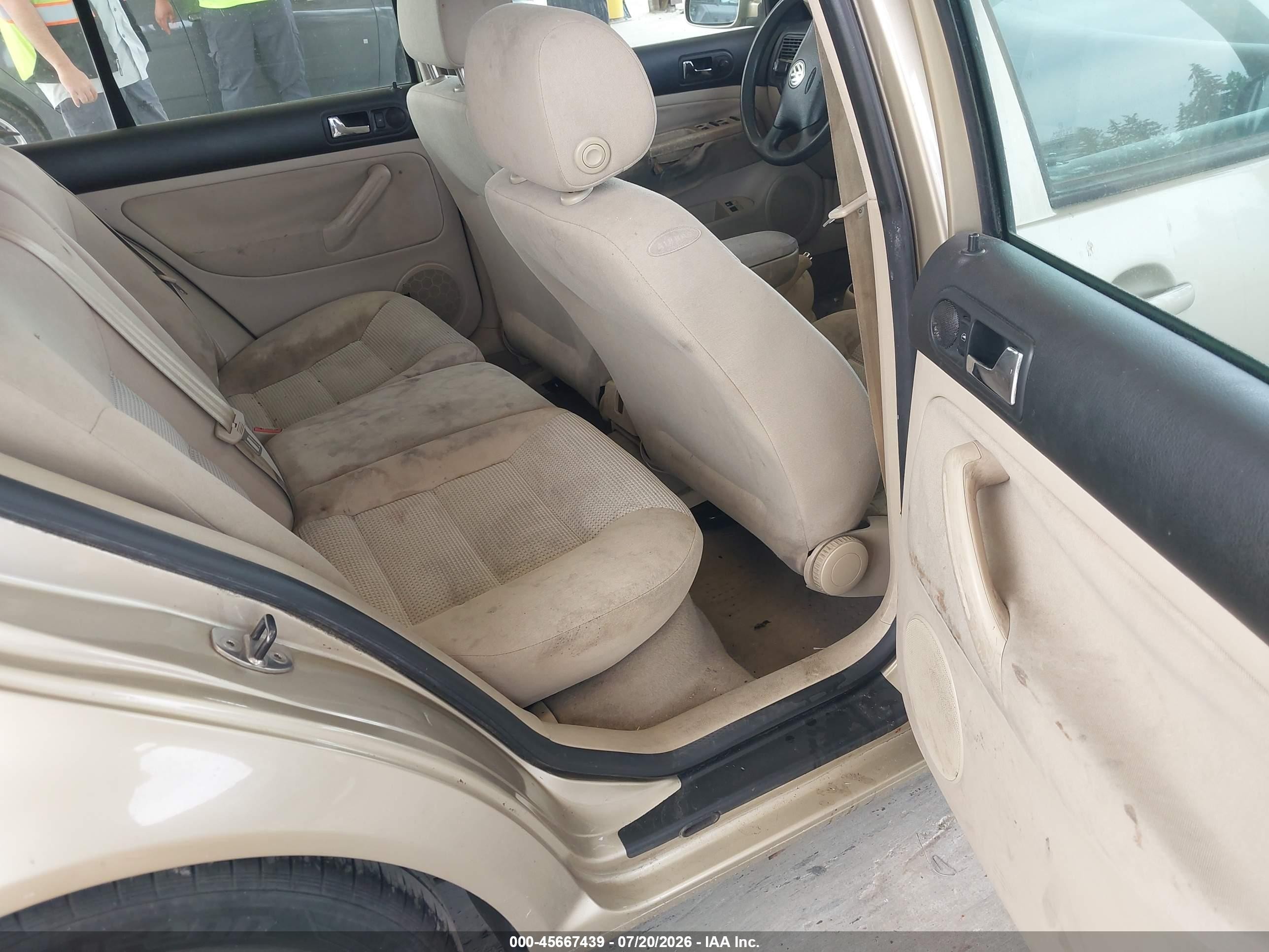 2005 Volkswagen Golf Gls Tdi Gold vin: 9BWGR61J554017199