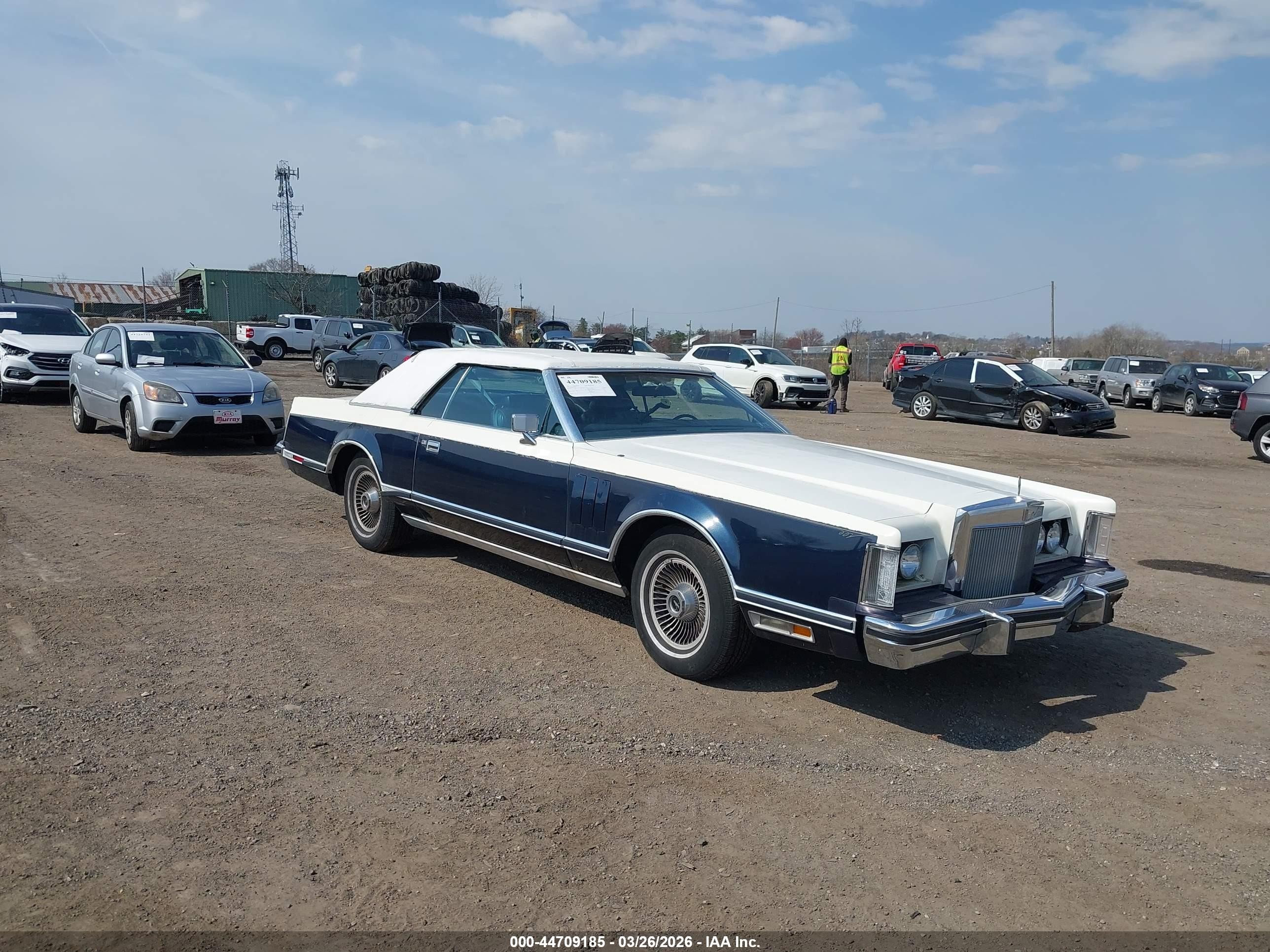1979 Lincoln Continental   White vin: 9Y89S611040      