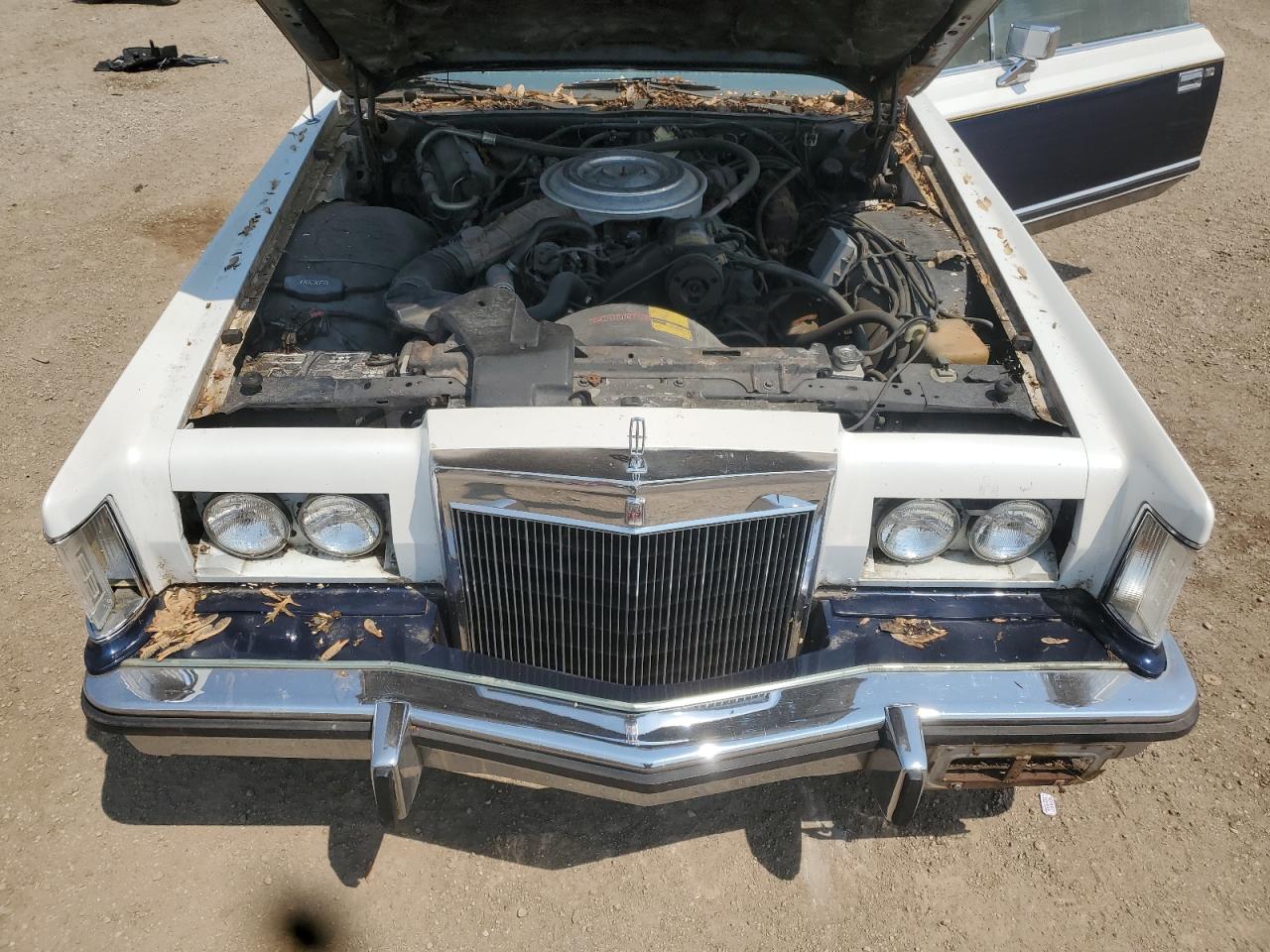 1979 Lincoln Mark V Two Tone vin: 9Y89S626742