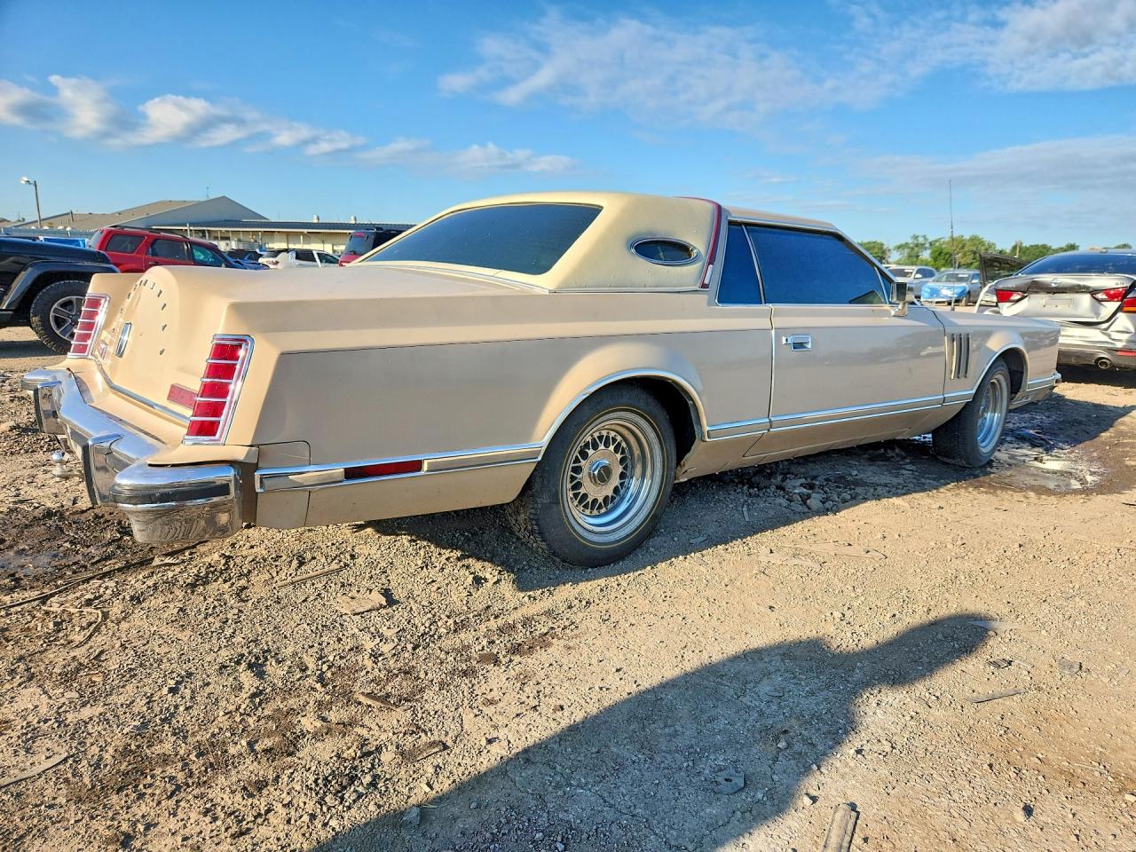 1979 Lincoln Mark V Beige vin: 9Y89S695070
