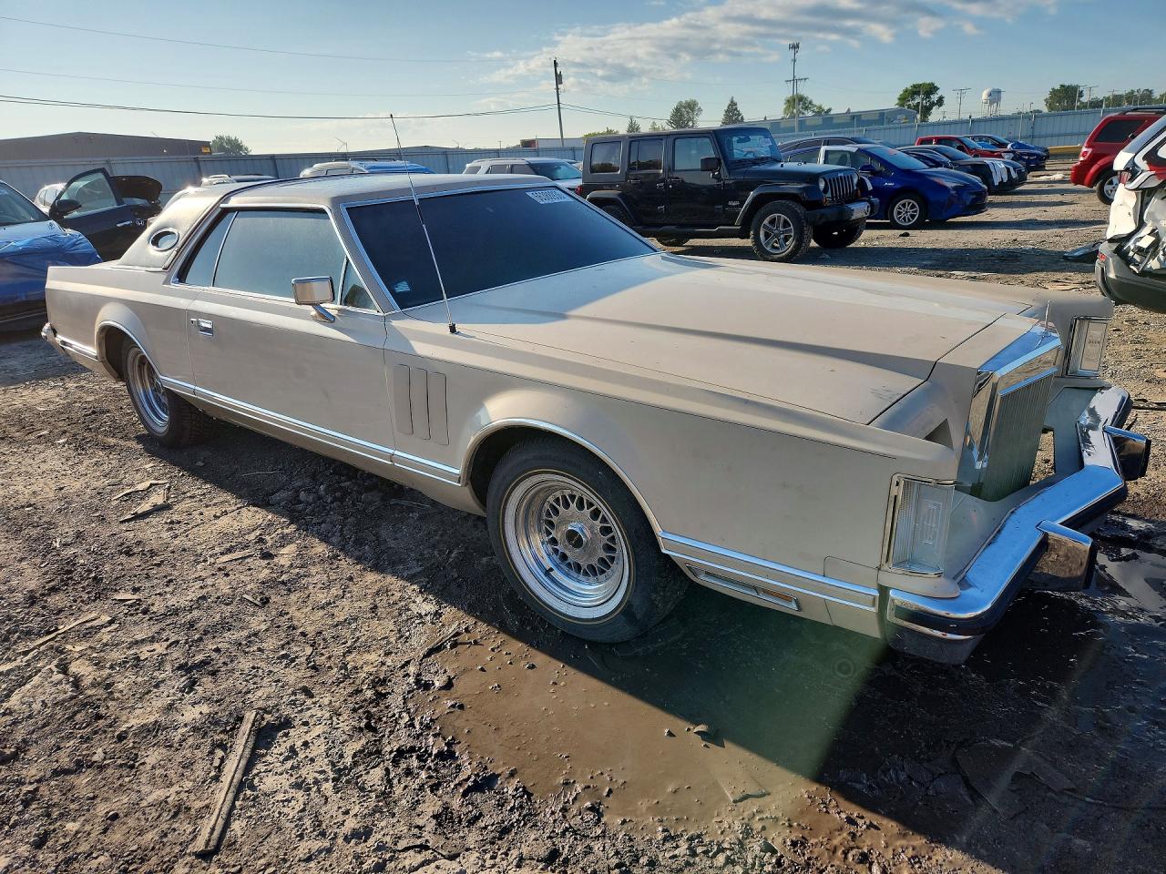 1979 Lincoln Mark V Beige vin: 9Y89S695070