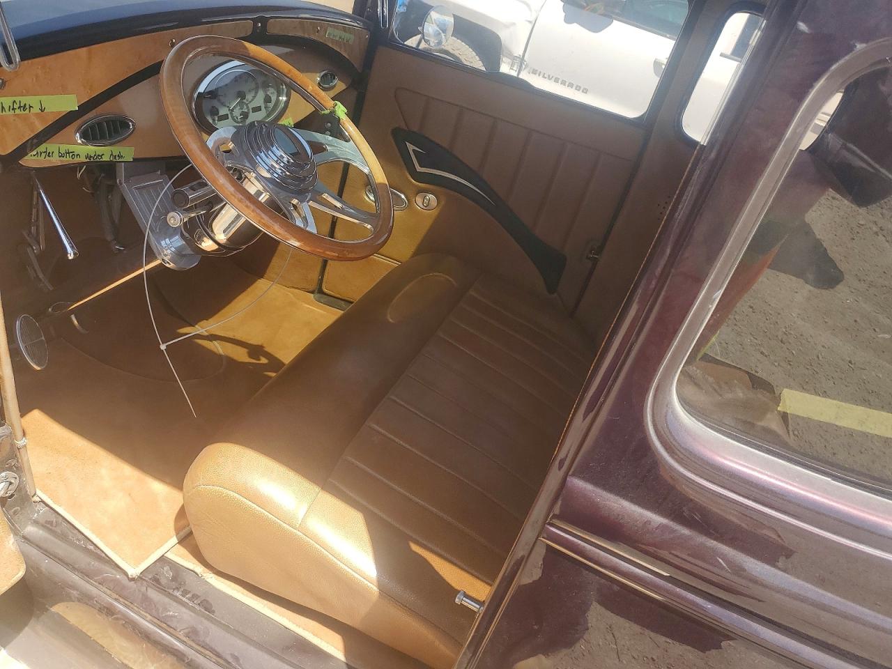1930 Ford Model A Deluxe Коричневый vin: A38961881