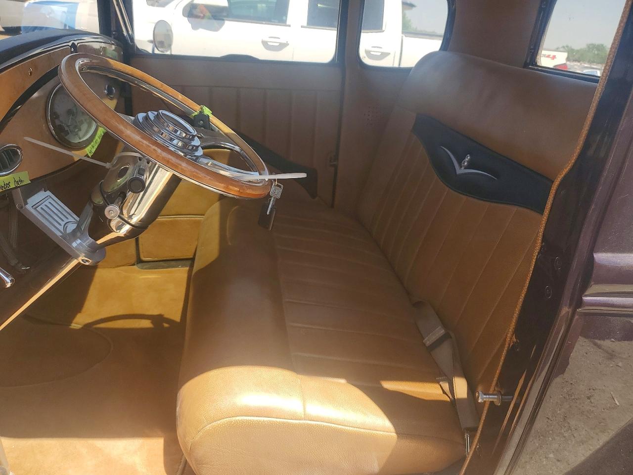 1930 Ford Model A Deluxe Коричневый vin: A38961881