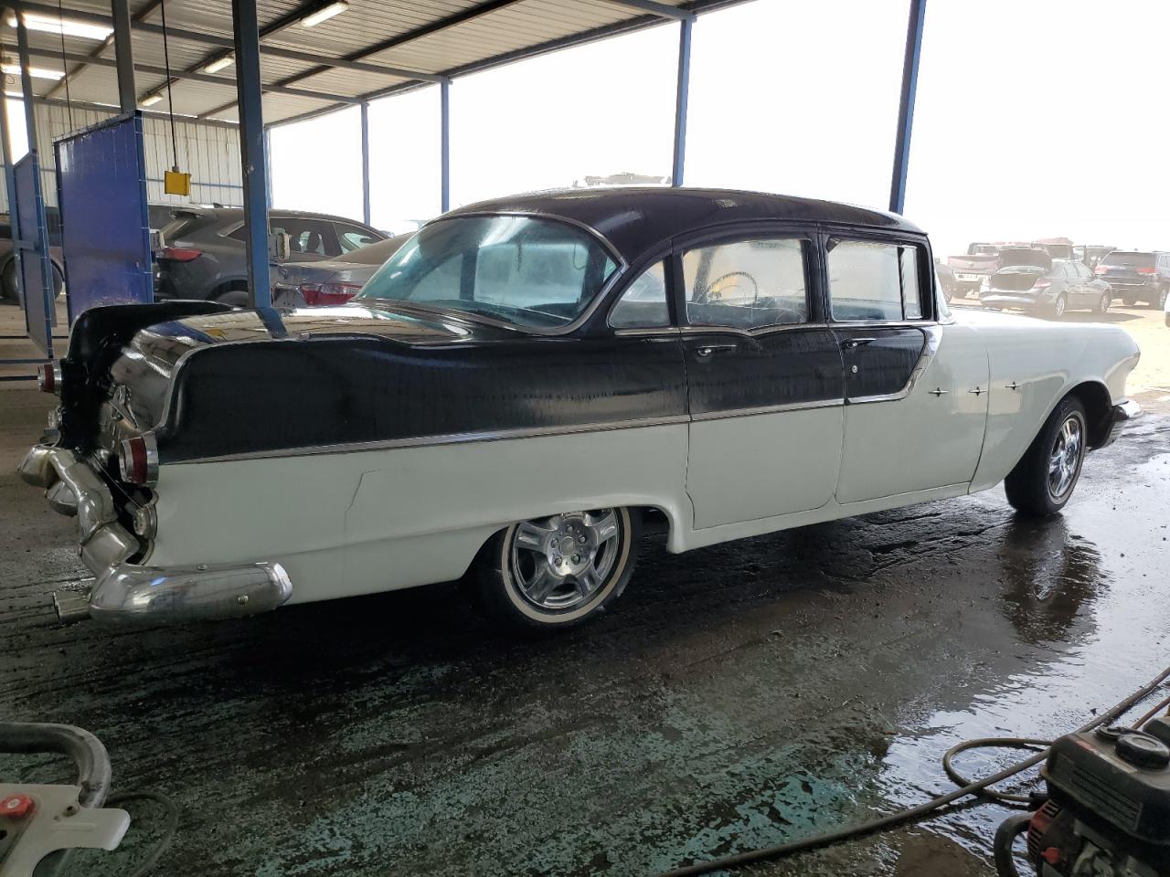 1955 Pontiac Starchief Two Tone vin: A855H11640