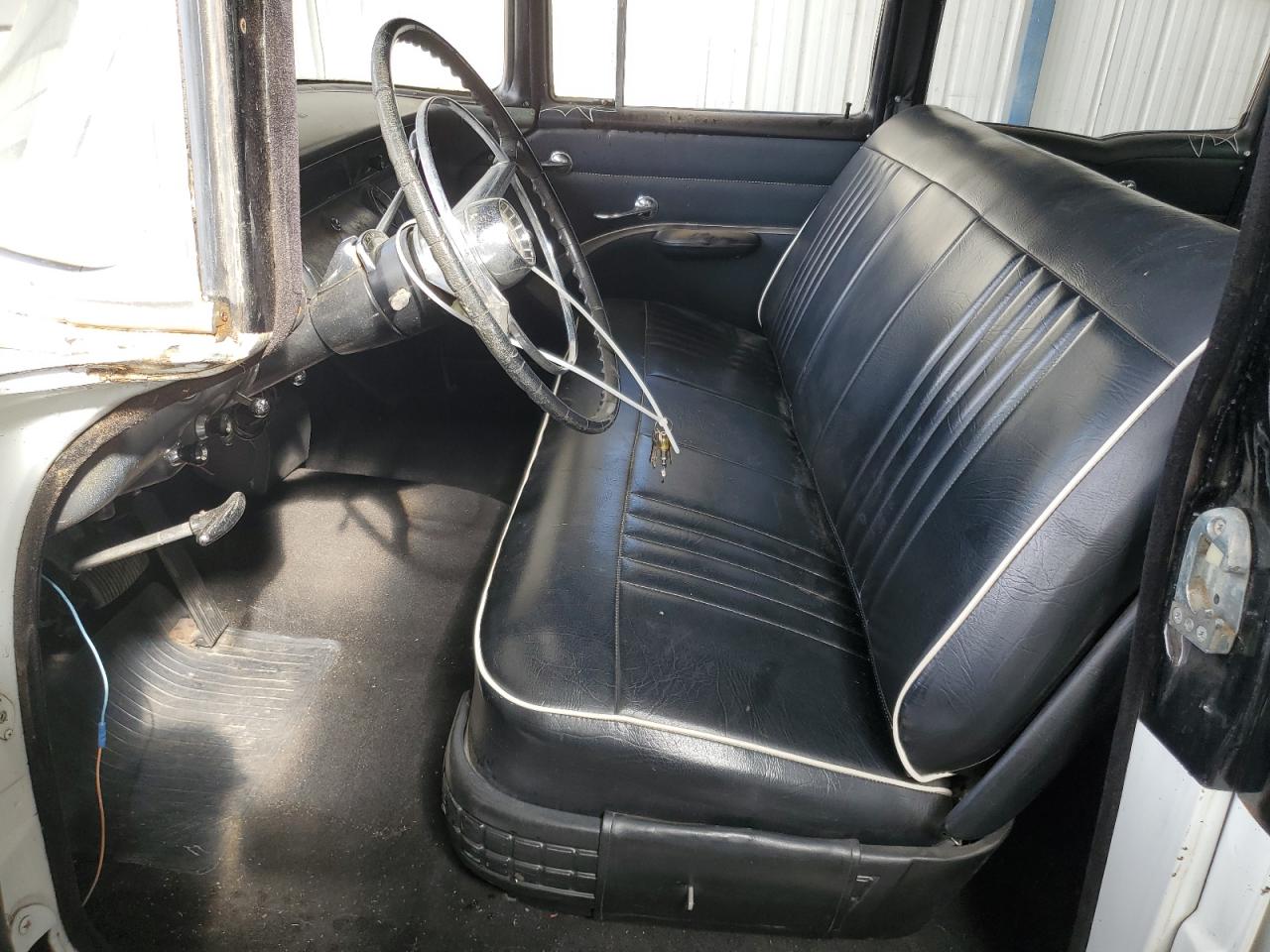 1955 Pontiac Starchief Two Tone vin: A855H11640