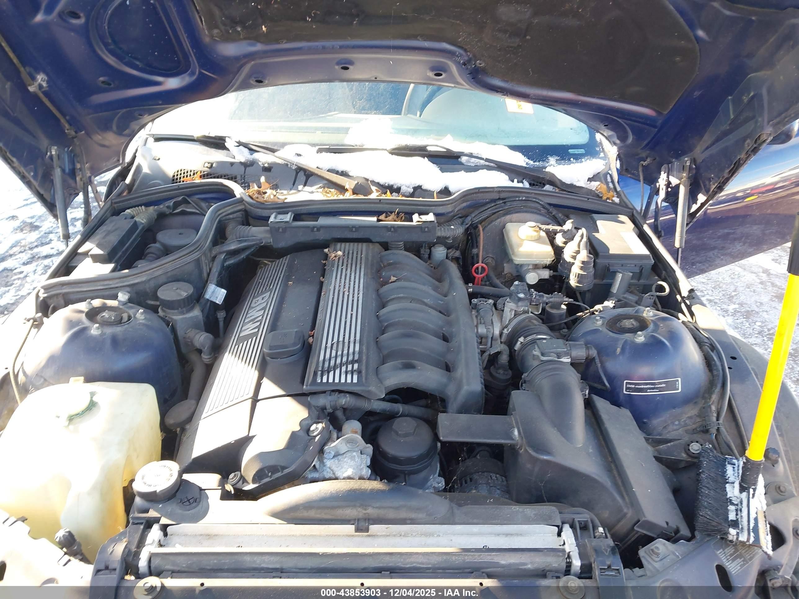1998 Bmw Z3 2.8 Blue vin: 4USCJ3326WLC10874