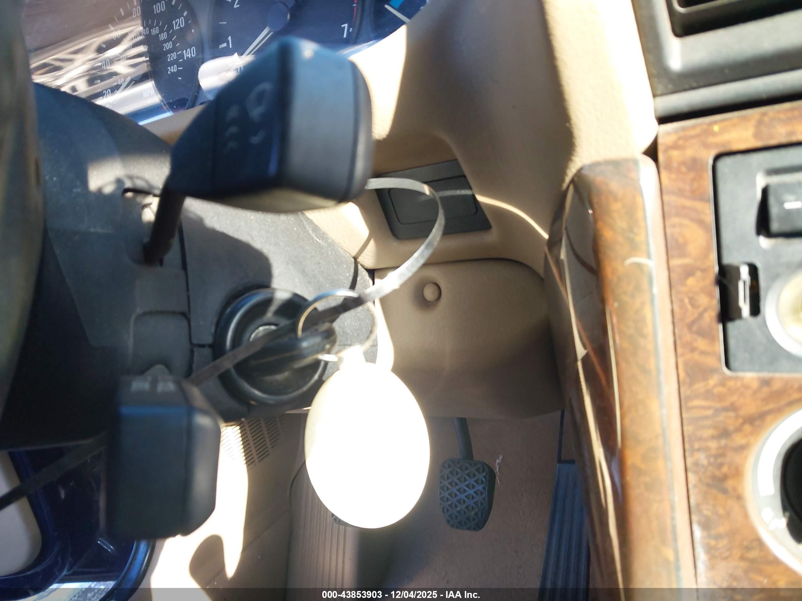 1998 Bmw Z3 2.8 Blue vin: 4USCJ3326WLC10874