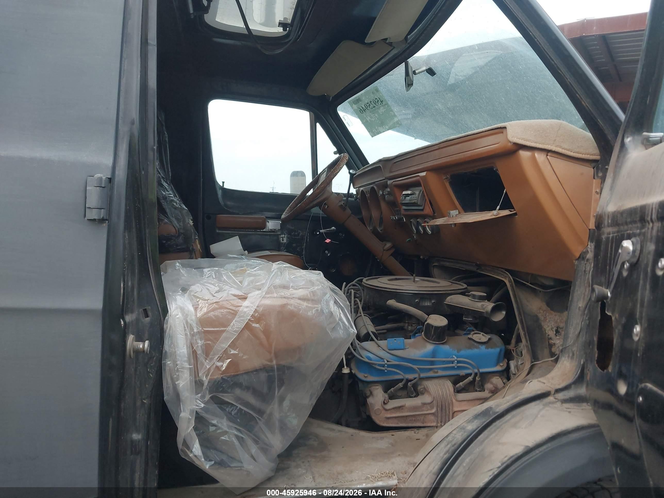1977 Dodge Van (tradesman 100) Silver vin: B11AE7V079930
