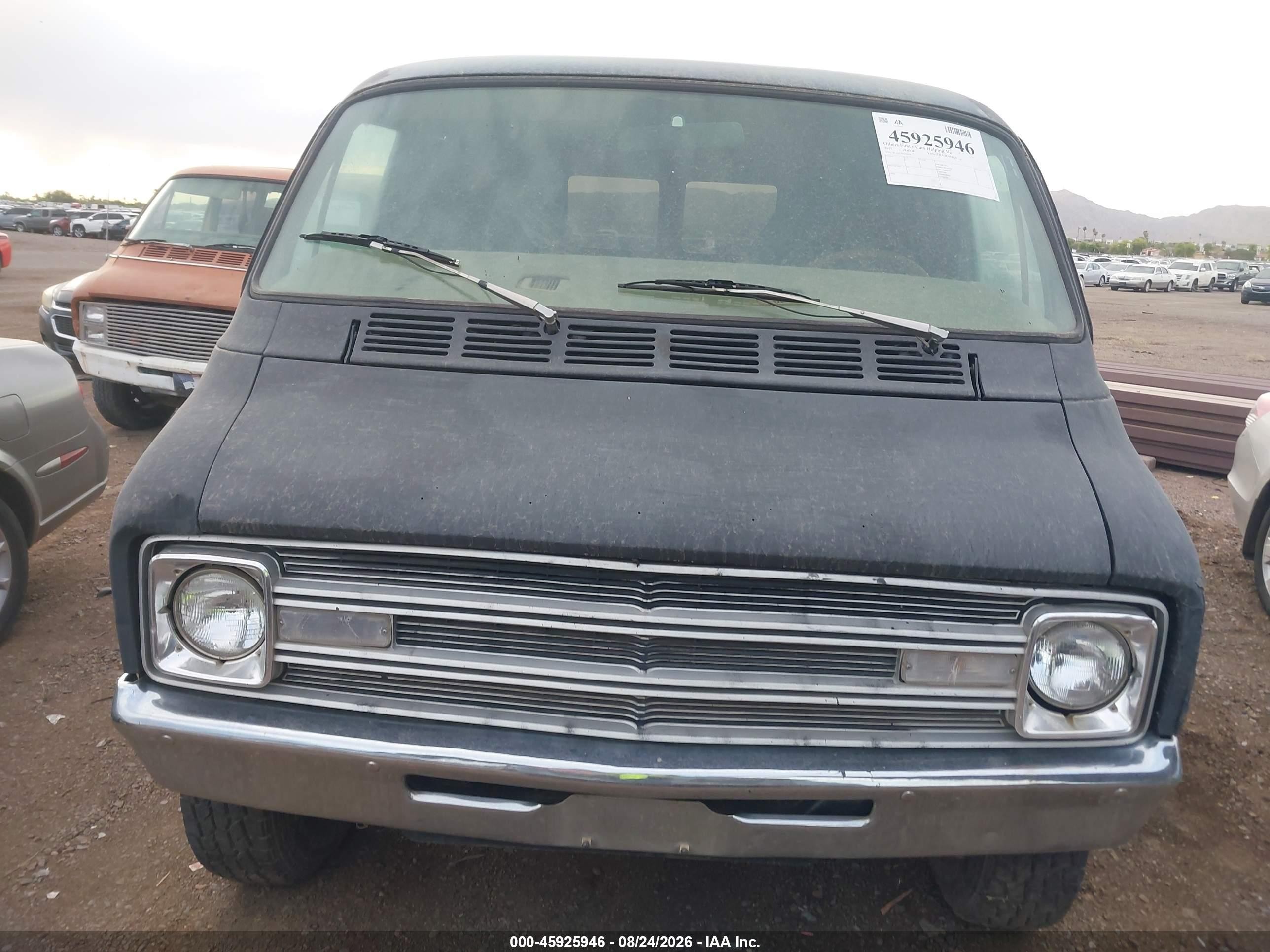 1977 Dodge Van (tradesman 100) Silver vin: B11AE7V079930