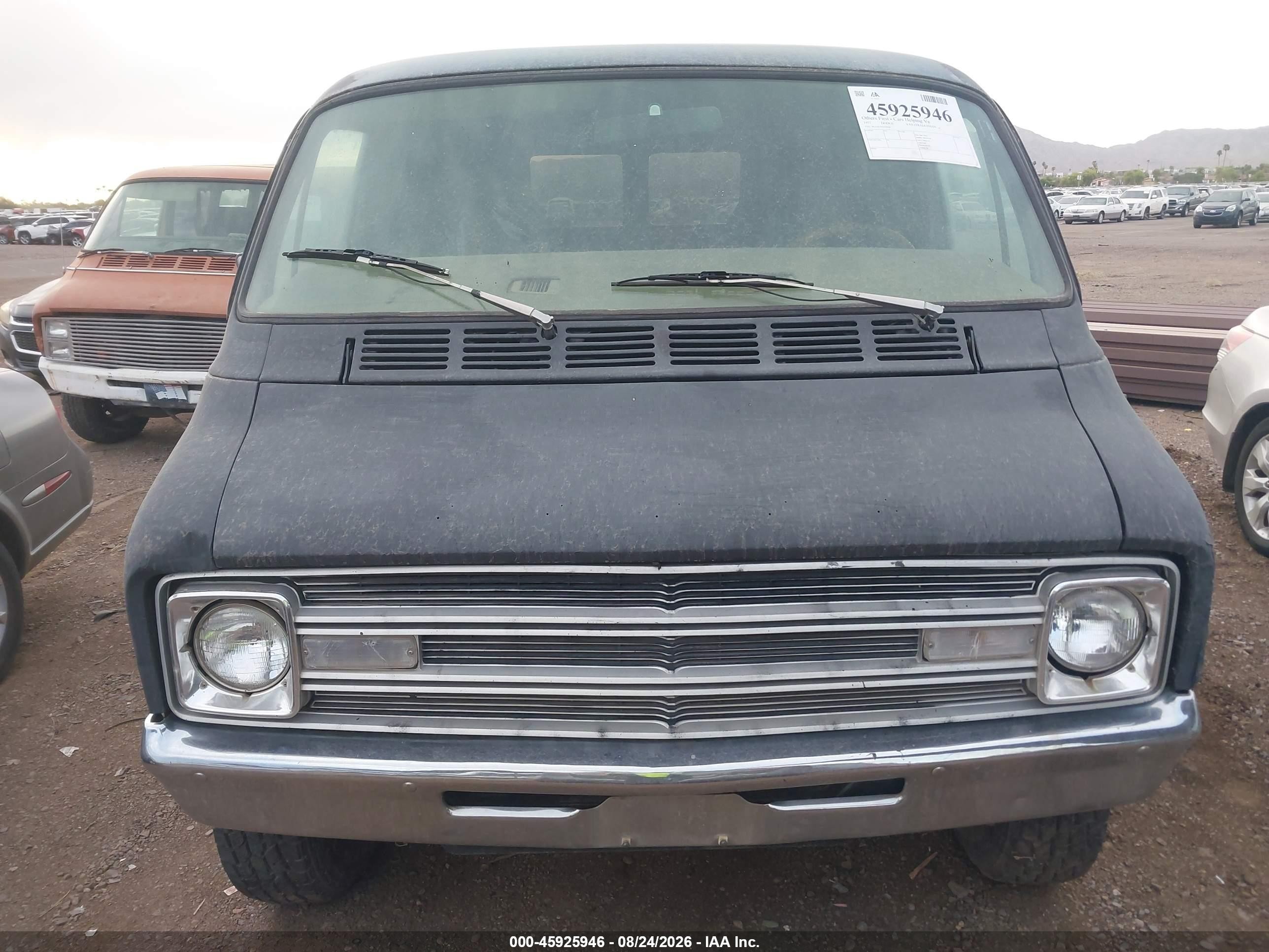 1977 Dodge Van (tradesman 100) Silver vin: B11AE7V079930