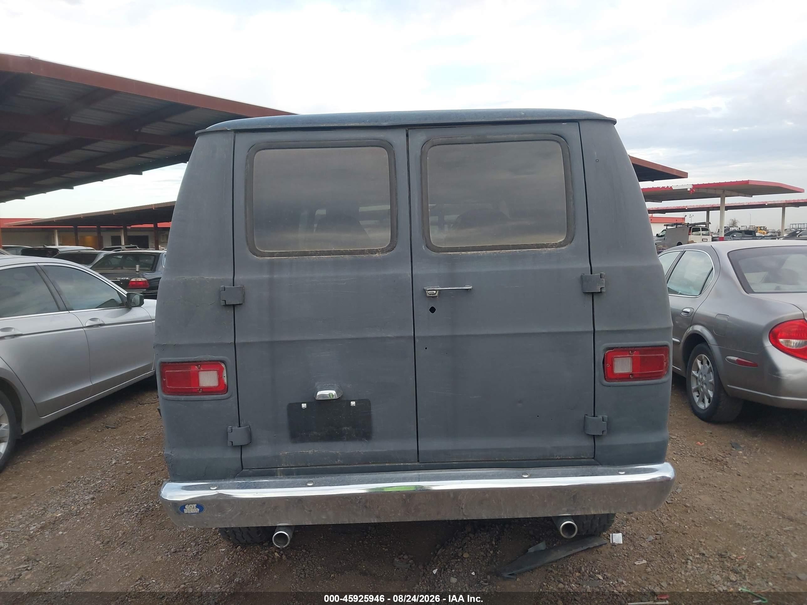 1977 Dodge Van (tradesman 100) Silver vin: B11AE7V079930