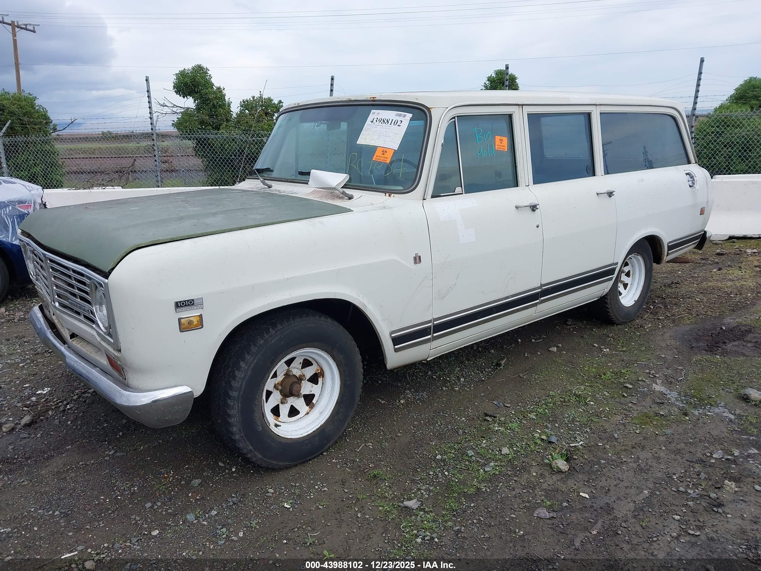 1972 International 1010 Travelall   Белый vin: B17007H312200    
