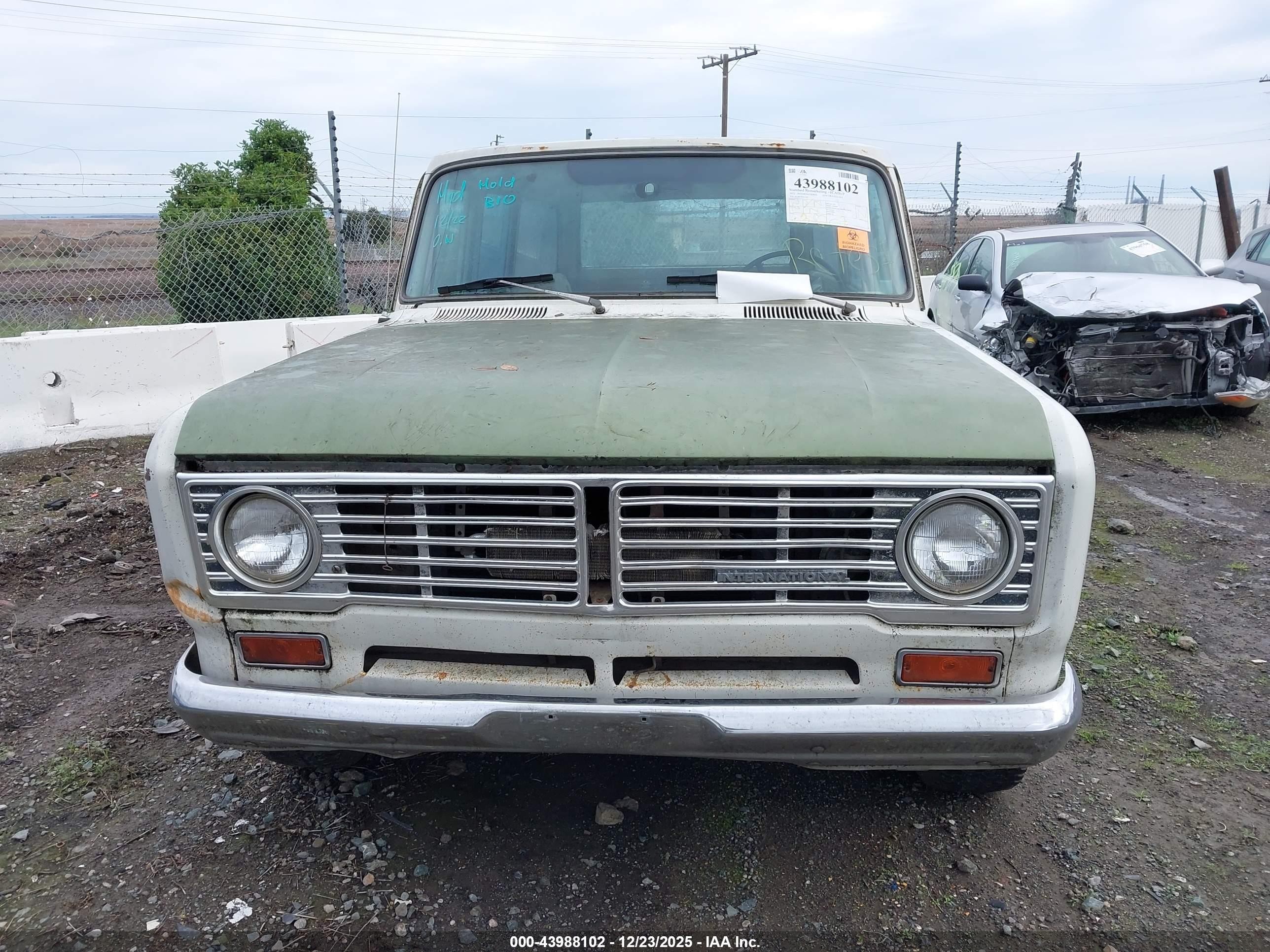 1972 International 1010 Travelall   Белый vin: B17007H312200    