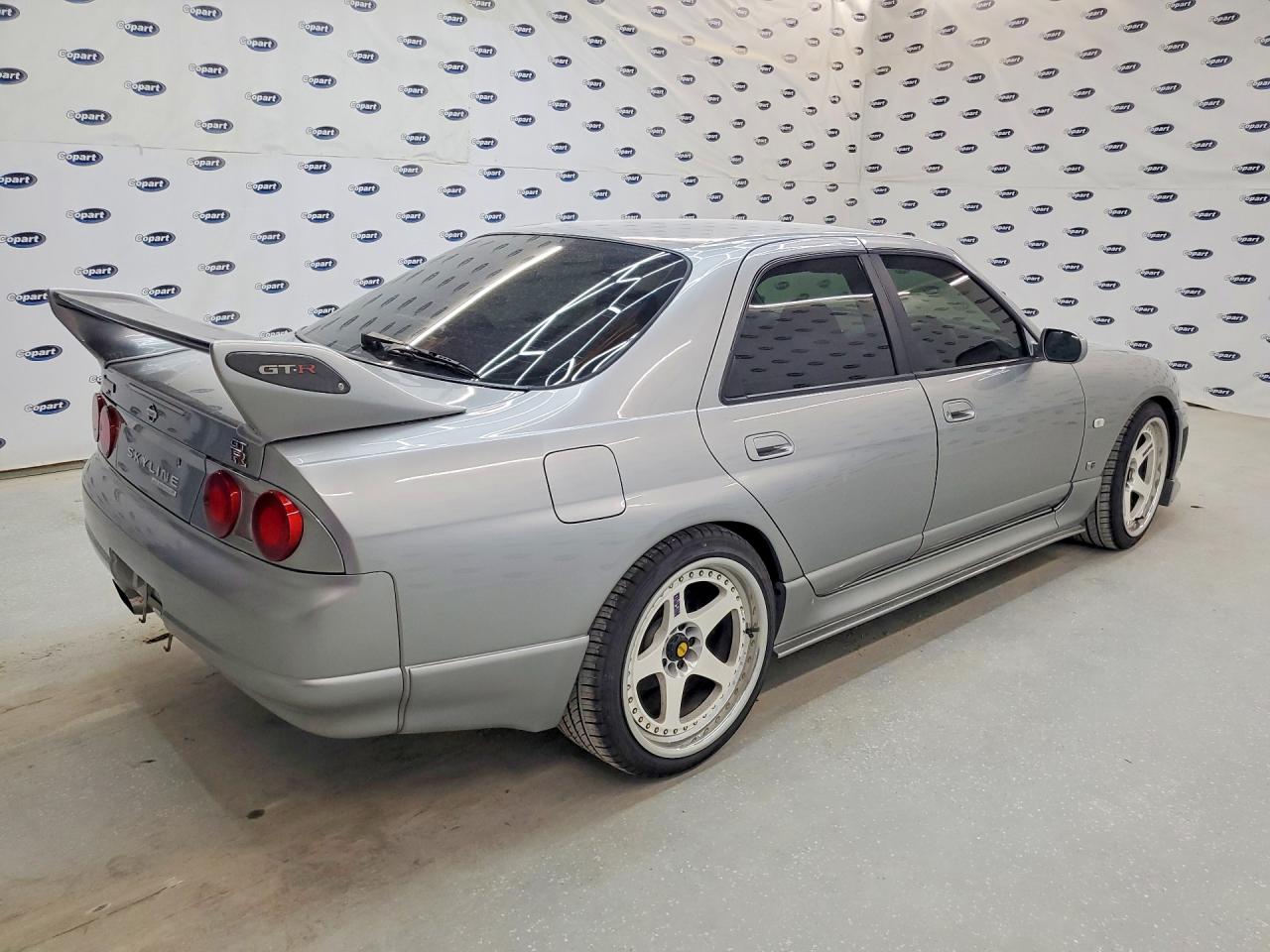 1998 Nissan Skyline Silver vin: BCNR33043146