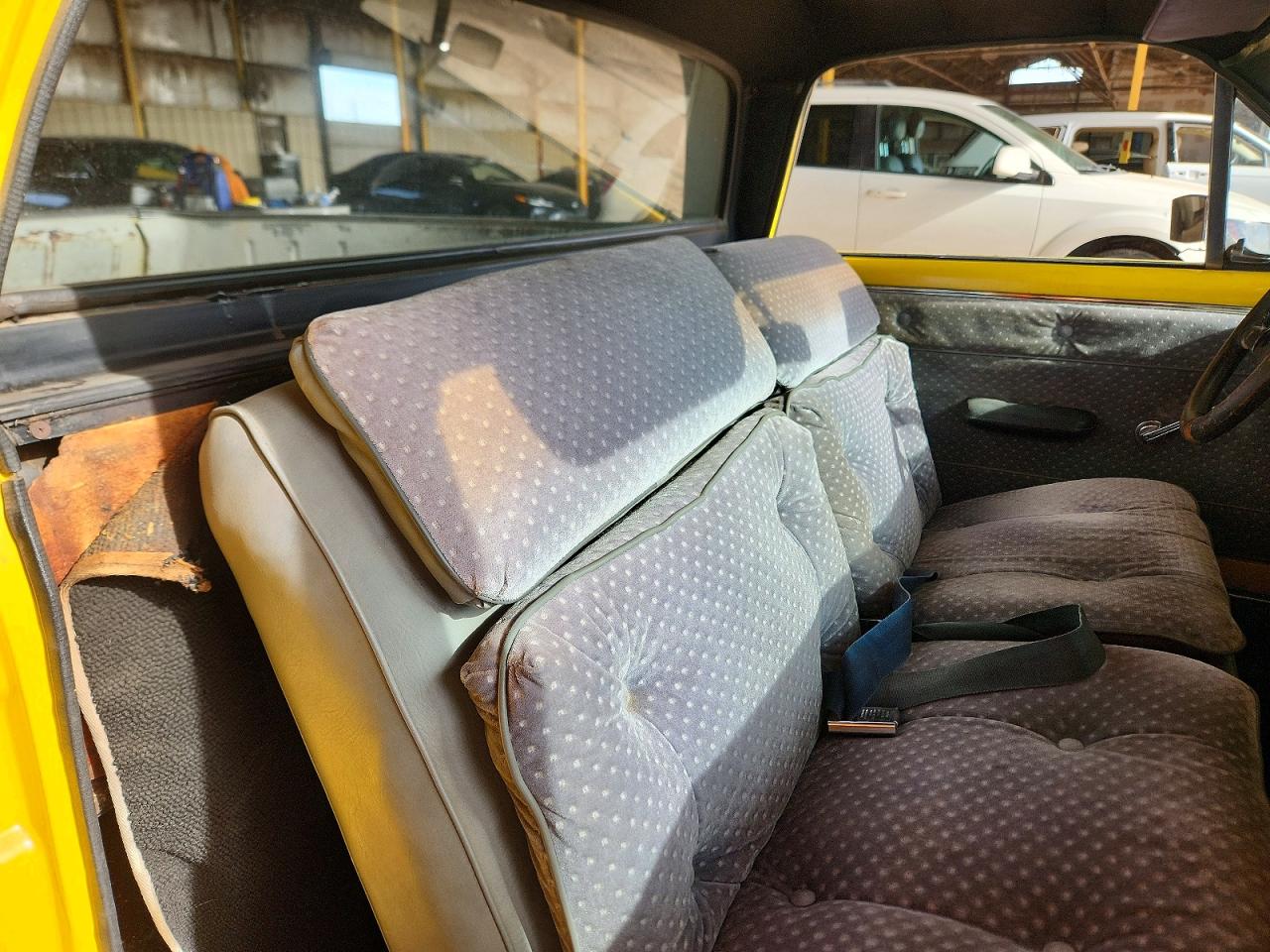 1966 Ford Uk Yellow vin: CA569877
