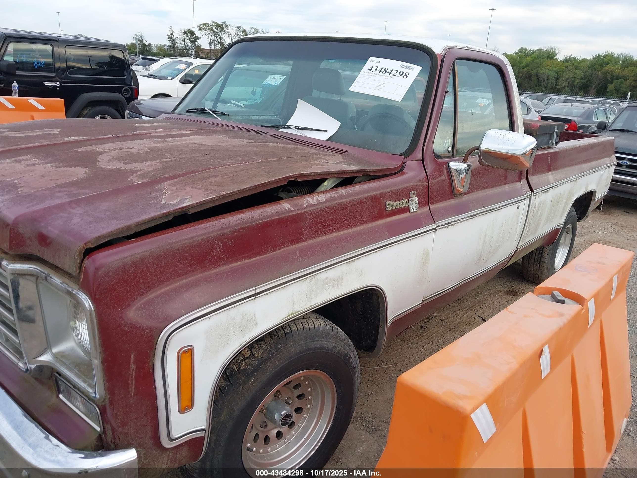 1976 Chevrolet C10   Темно-бордовый vin: CCL146F330233    