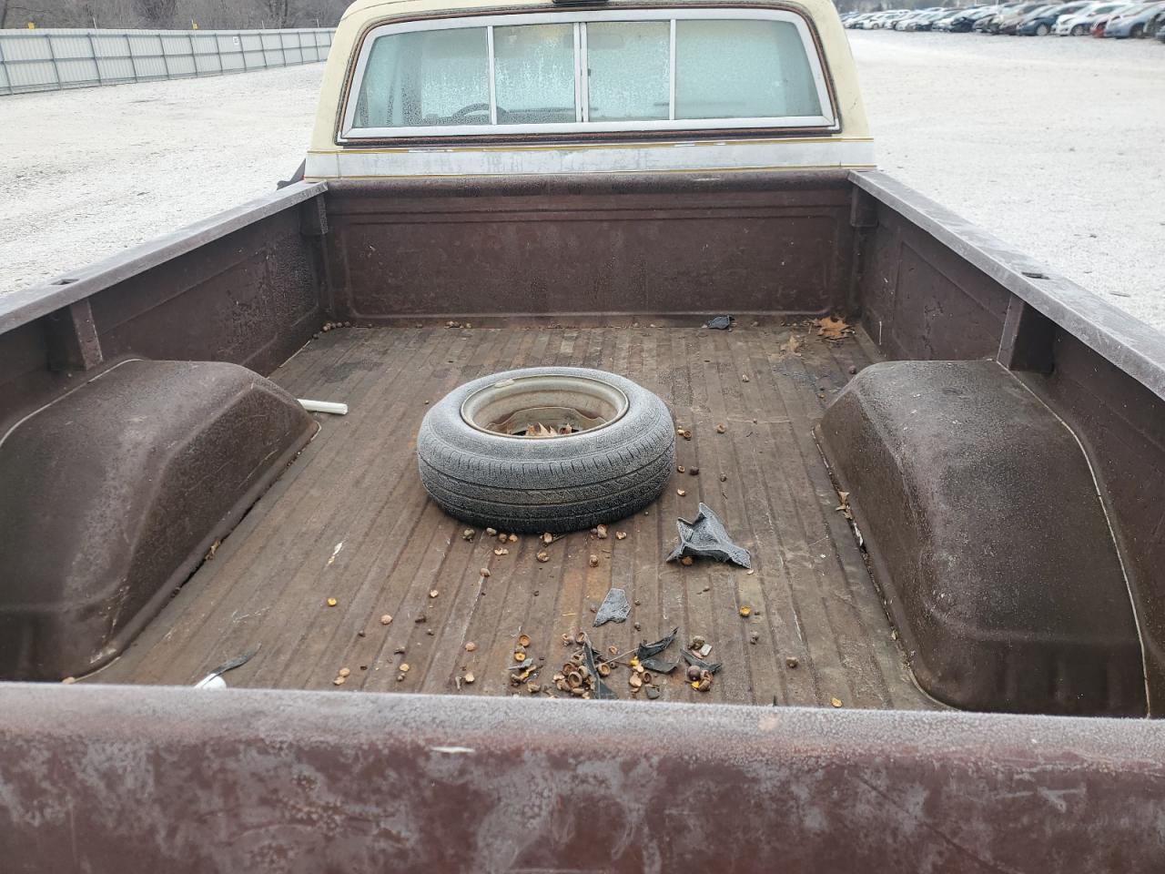 1977 Chevrolet 10 Two Tone vin: CCL447S221477