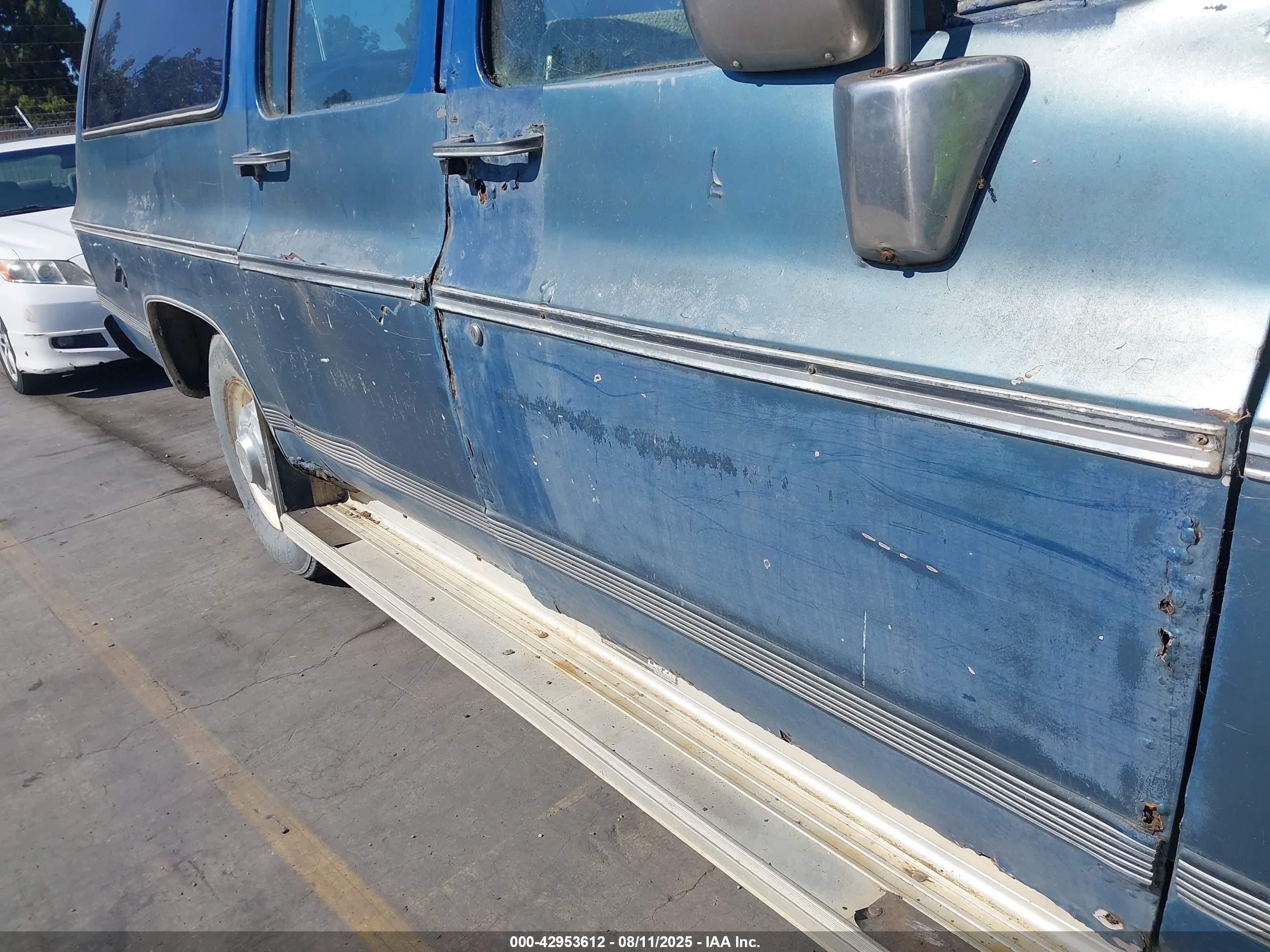 1973 Chevrolet Suburban   Синий vin: CCZ264F116518    