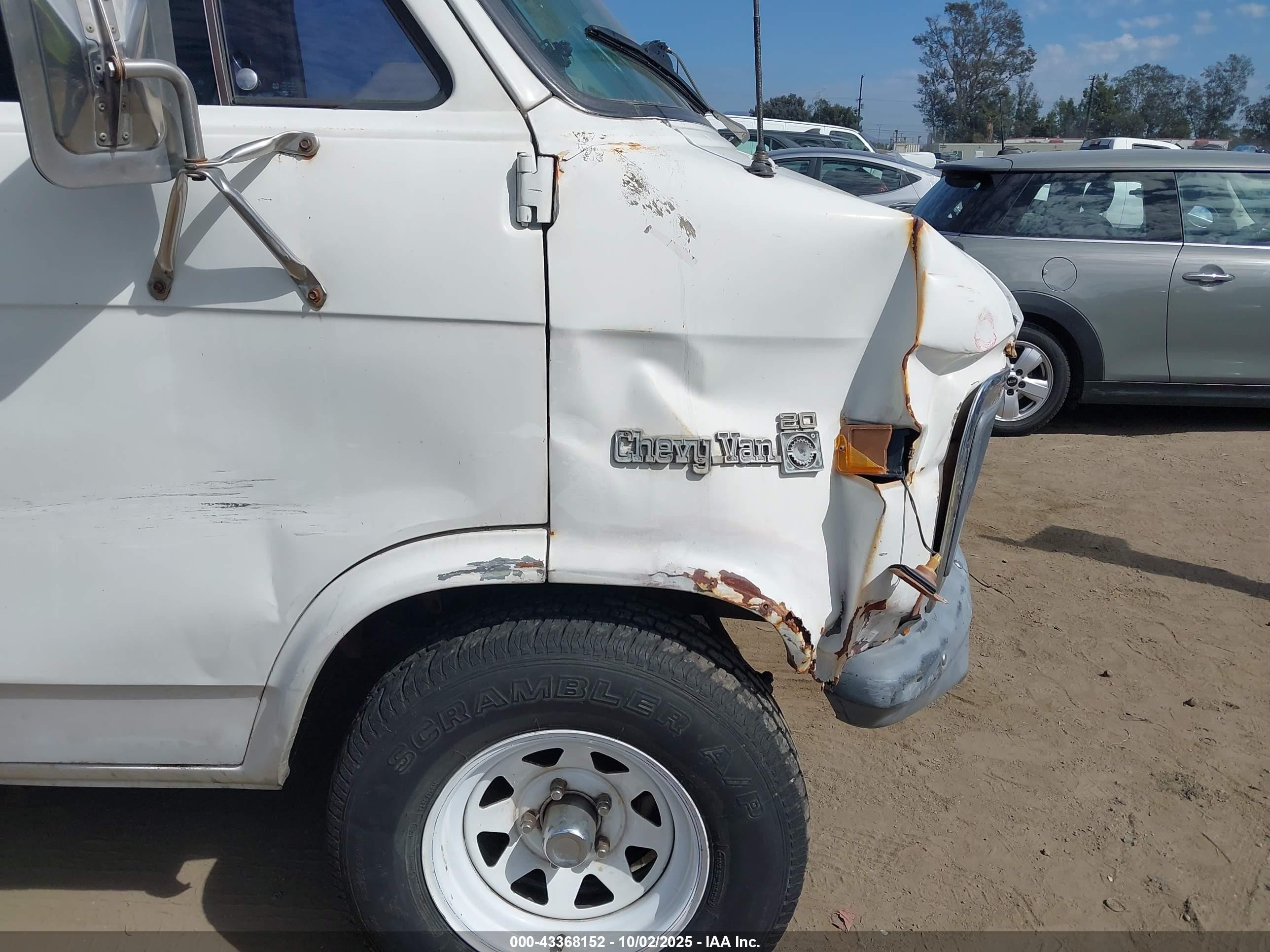 1977 Chevrolet Astro Van   Белый vin: CGL257U212641    