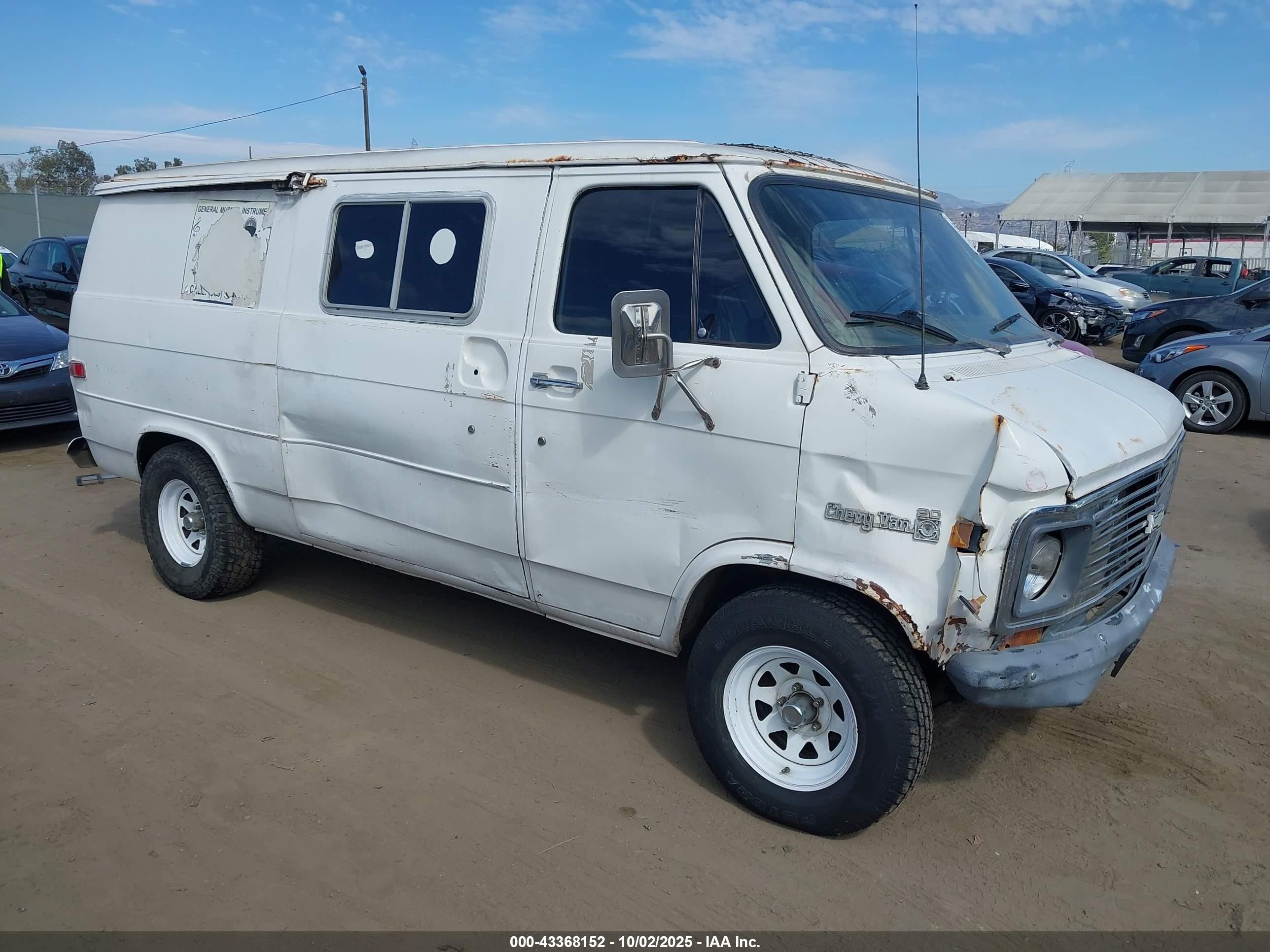 1977 Chevrolet Astro Van   White vin: CGL257U212641    
