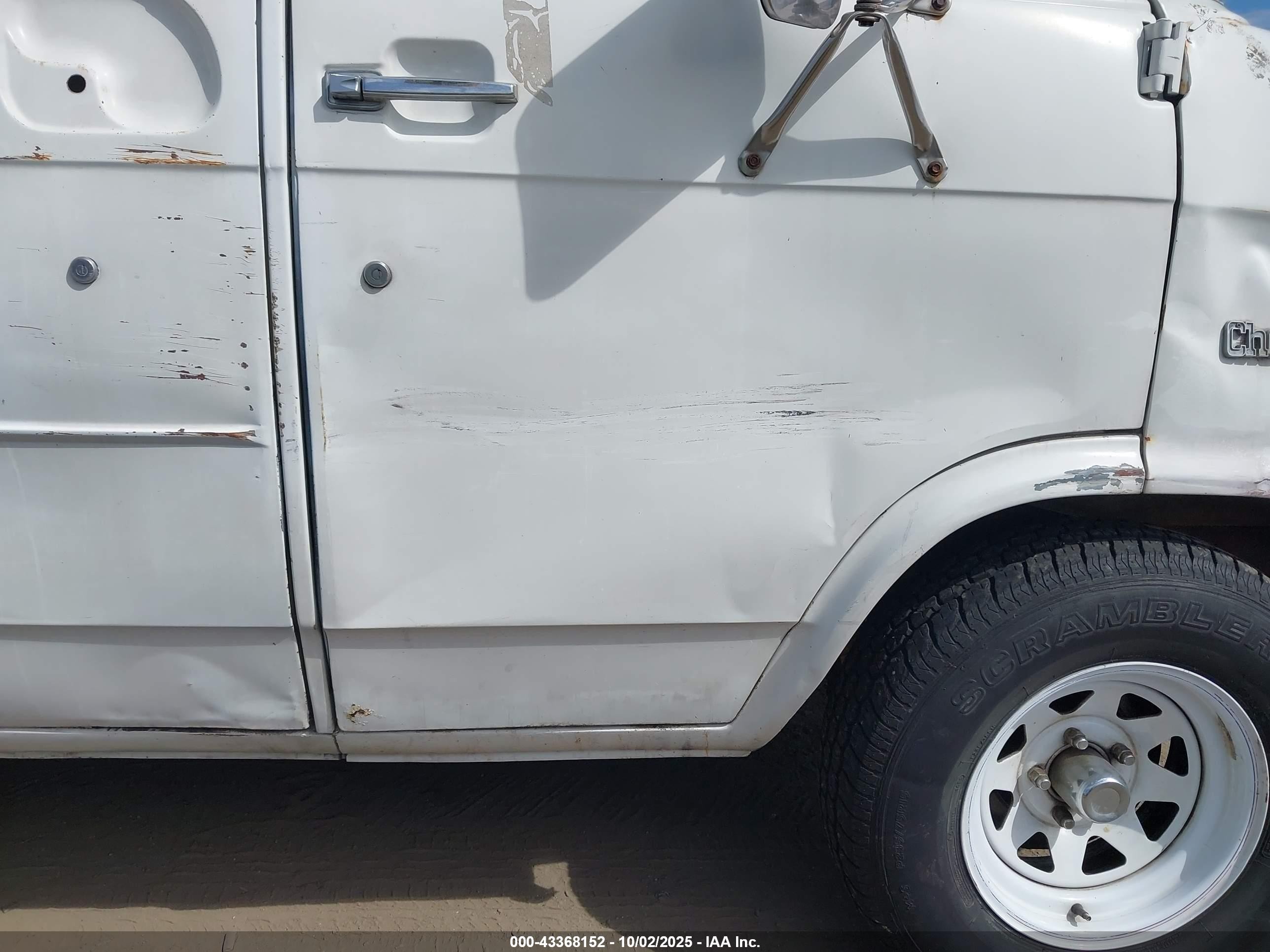 1977 Chevrolet Astro Van   Белый vin: CGL257U212641    