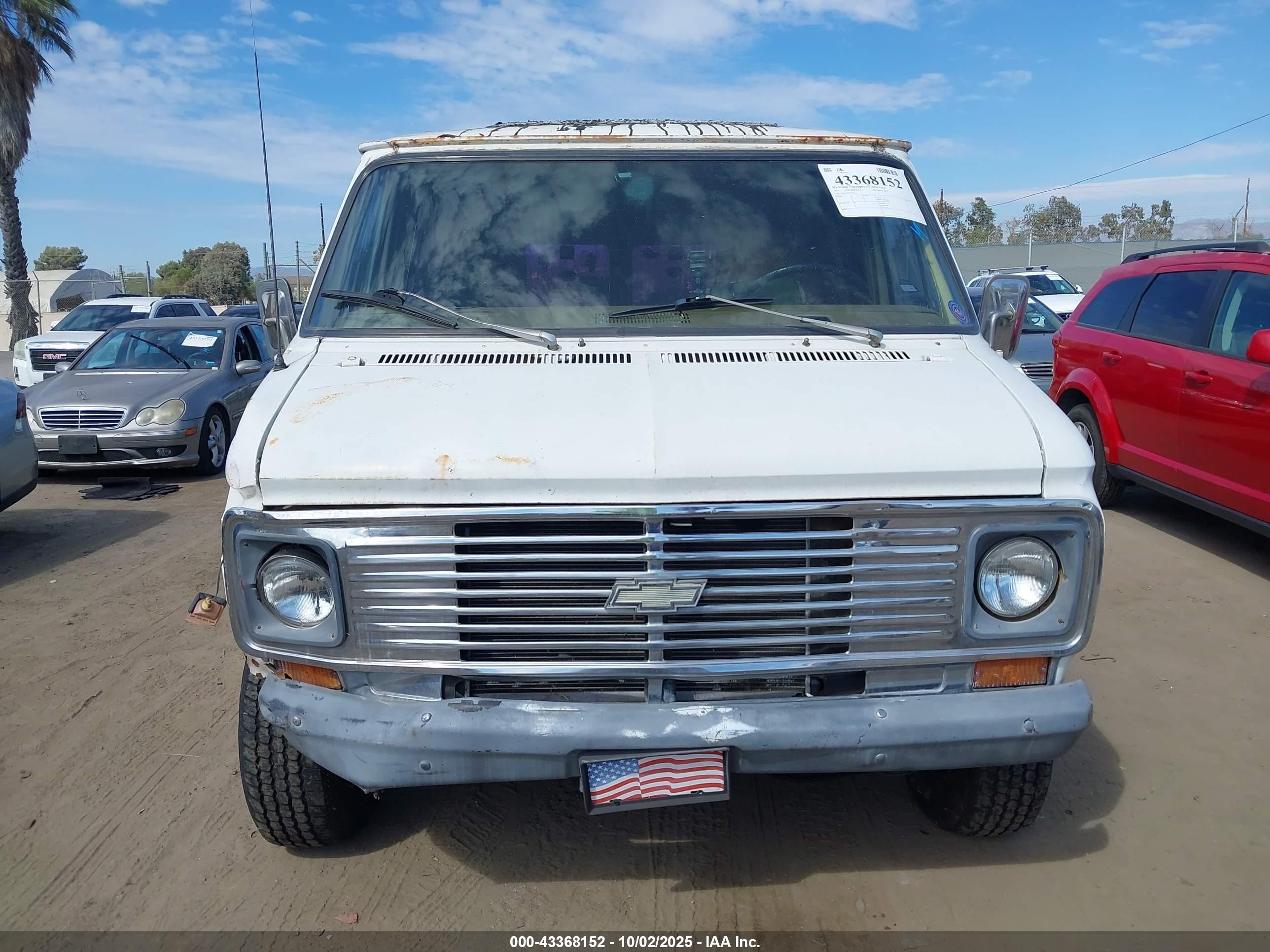1977 Chevrolet Astro Van   Белый vin: CGL257U212641    