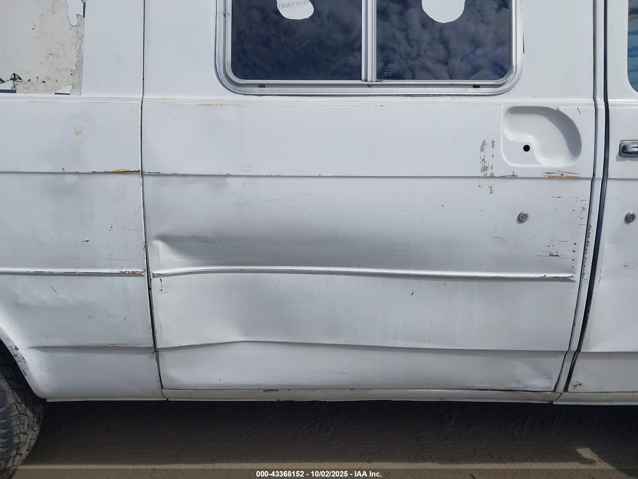 1977 Chevrolet Astro Van   Белый vin: CGL257U212641    