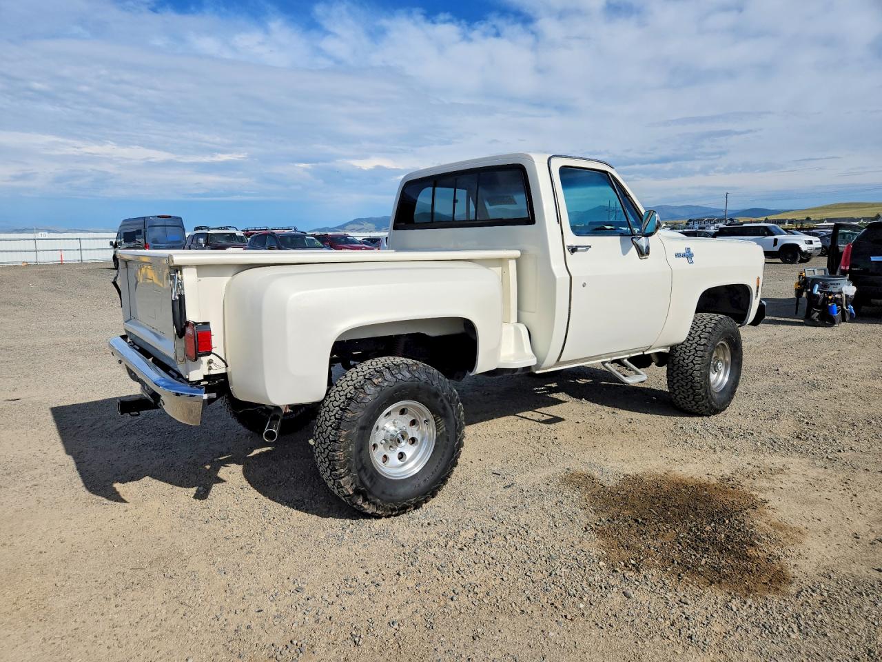 1980 Chevrolet K10 White vin: CKL14AZ111990