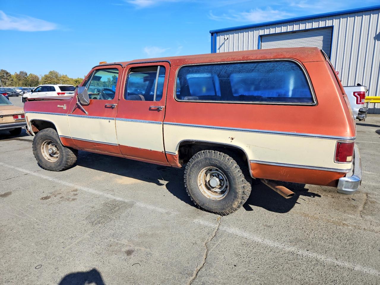 1978 Chevrolet Subrban Two Tone vin: CKR168F163357