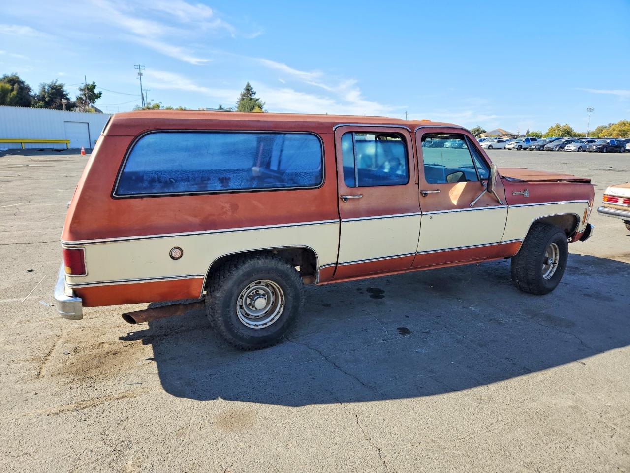 1978 Chevrolet Subrban Two Tone vin: CKR168F163357