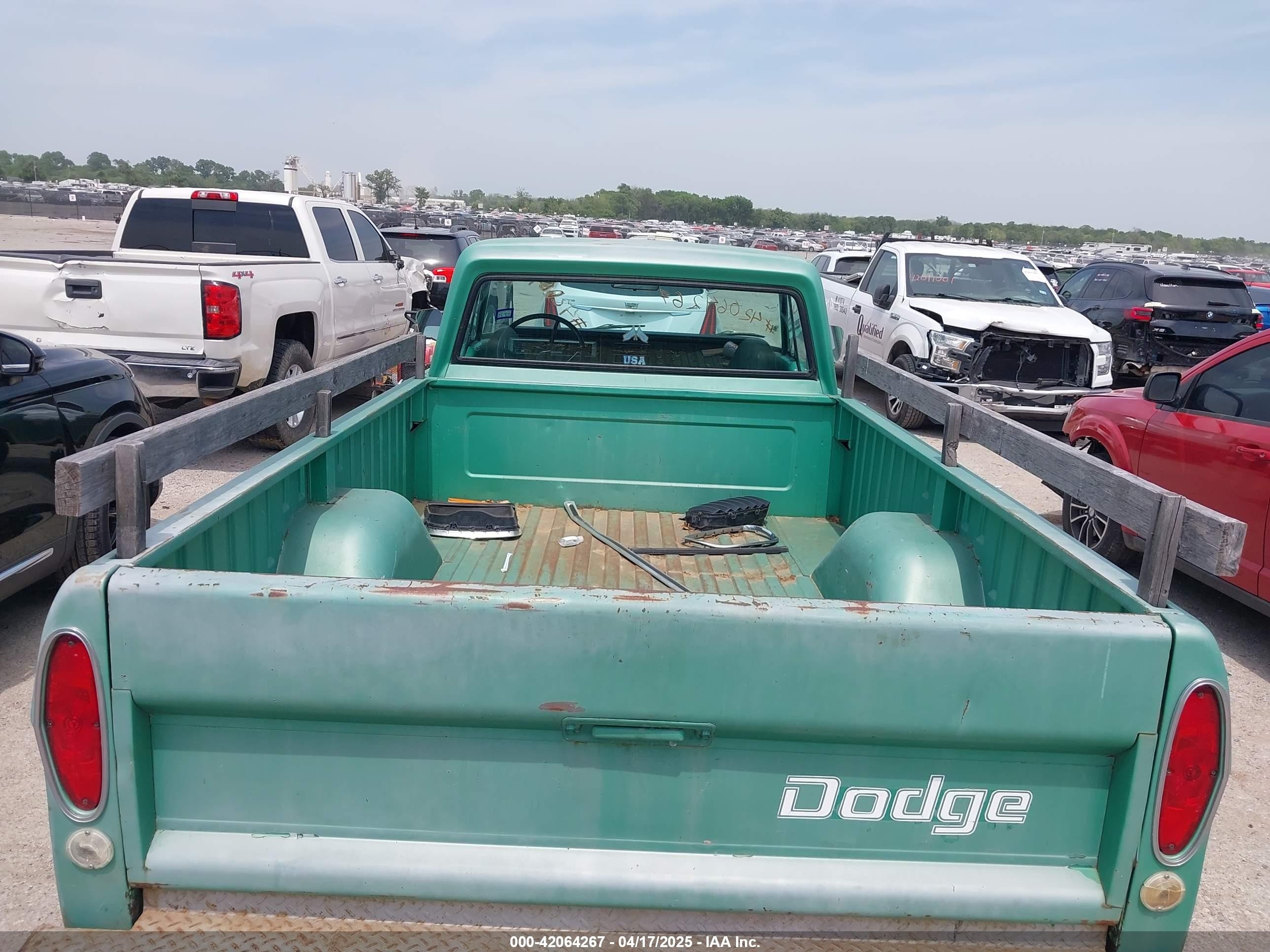 1971 Dodge D100   Зеленый vin: D14AE1S353985    
