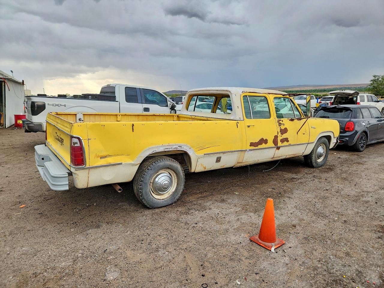 1973 Dodge D200 Yellow vin: D26BJ3S145103
