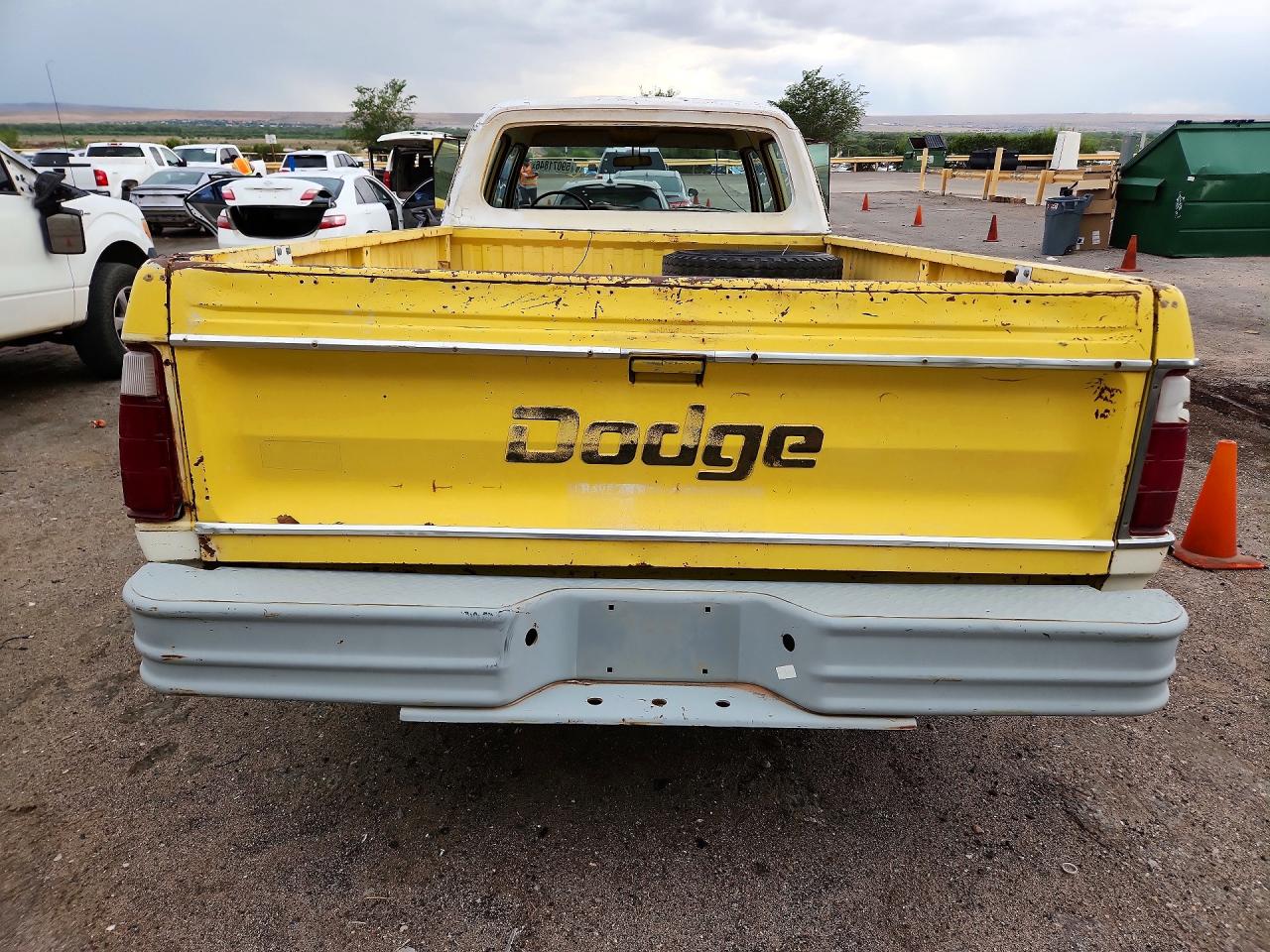 1973 Dodge D200 Yellow vin: D26BJ3S145103